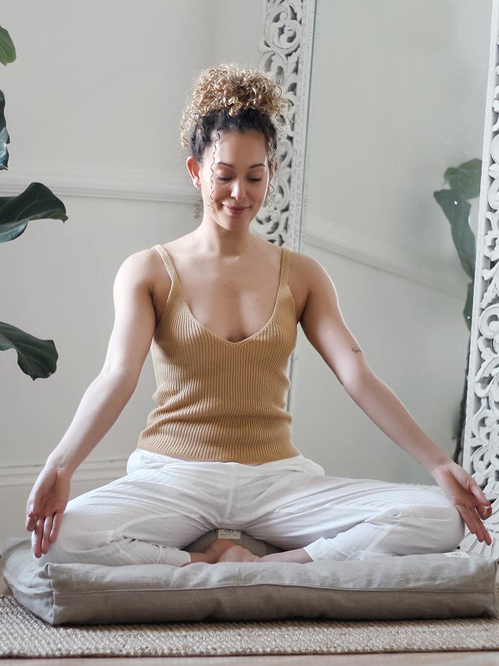 Yogamatters Organic Hemp Meditation Kit with Cushion & Essential Oils - Yoga Accessories for Mindfulness, Stress Relief & Home Meditation Practice
