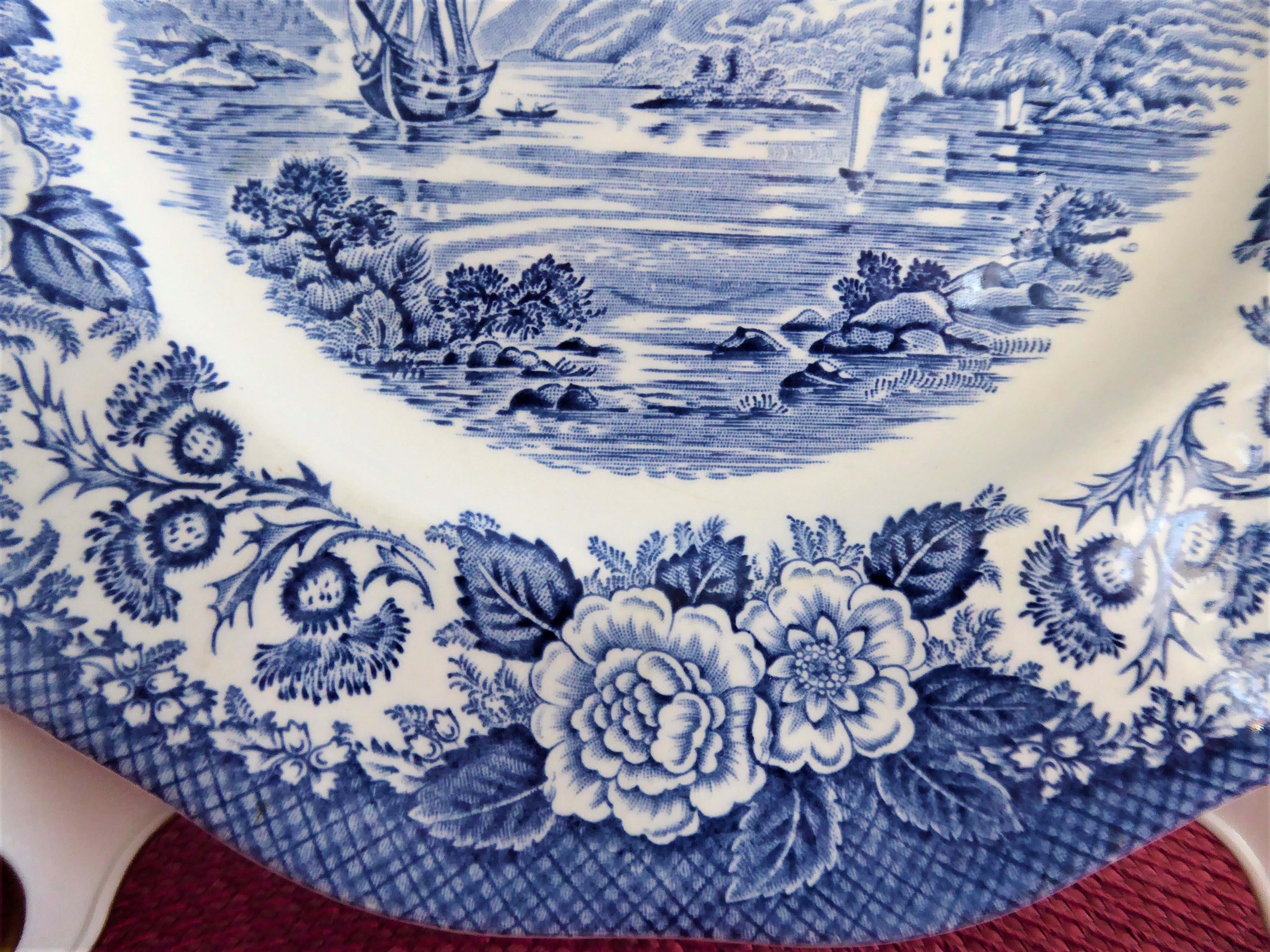 Vintage Royal Warwick England Blue Transferware Dinner Plate - Scottish Landscape Lochs of Scotland Design, 1970s Retro Dinnerware for Elegant Dining & Collectors