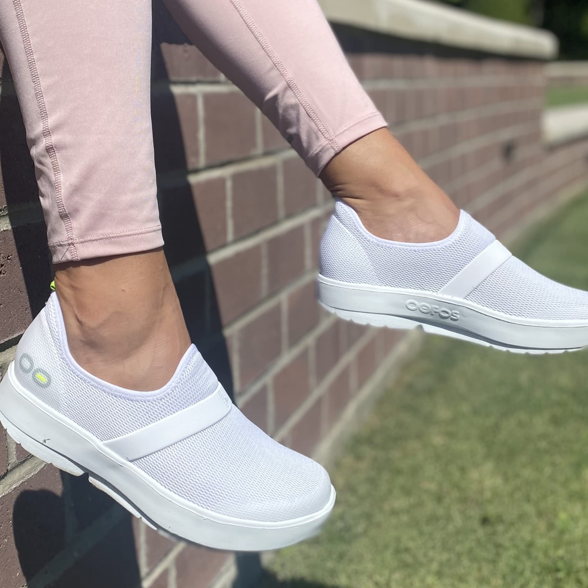 OOFOS OOmg Low Shoe - Lightweight Recovery Footwear for Men & Women - Reduces Foot, Joint & Back Pain - Machine Washable - Perfect for Post-Workout, Travel & Everyday Comfort
