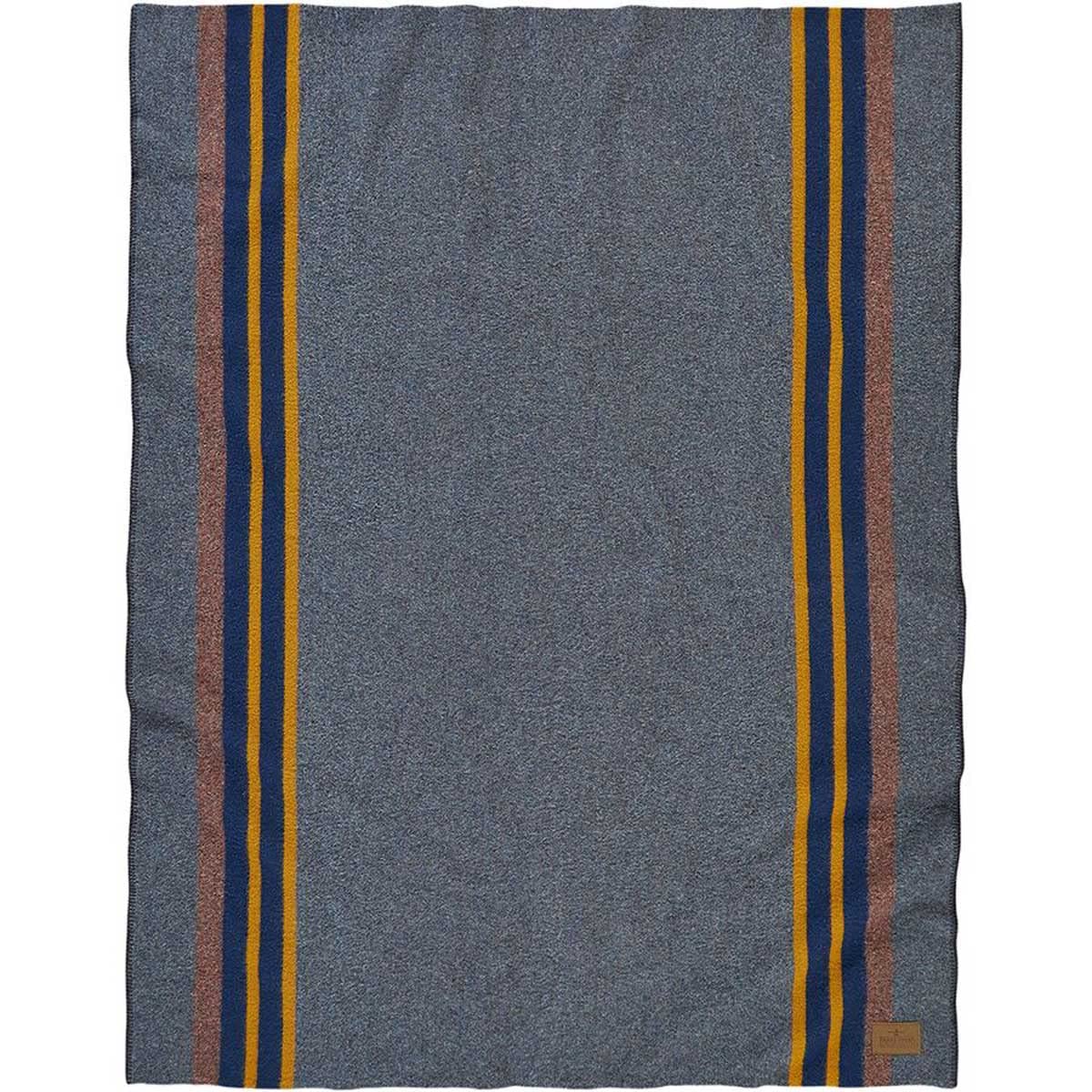 PENDLETON Unisex Yakima Camp Throw Blanket - Soft Lake Pattern Outdoor Blanket for Camping, Picnics & Home Decor - One Size Cozy Fleece Throw for Couches, Beds & Travel