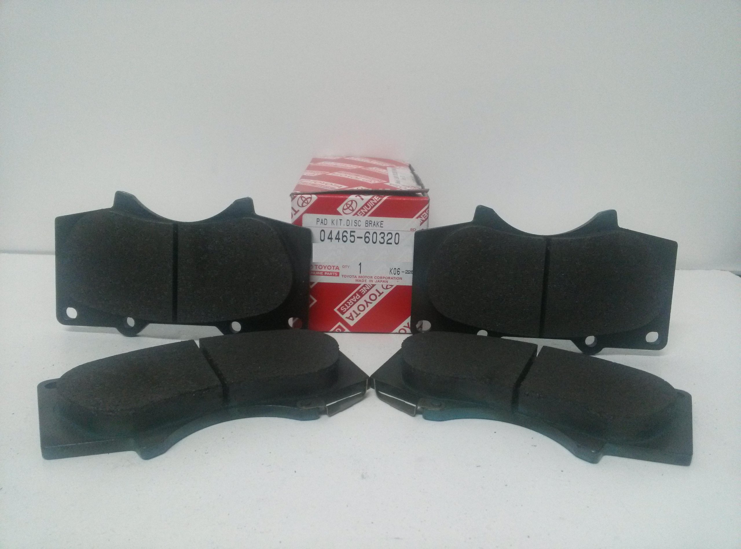 Toyota Genuine Front Disc Brake Pad Kit - High Performance Braking System for Camry, Corolla, RAV4 - Perfect for City Driving & Highway Safety