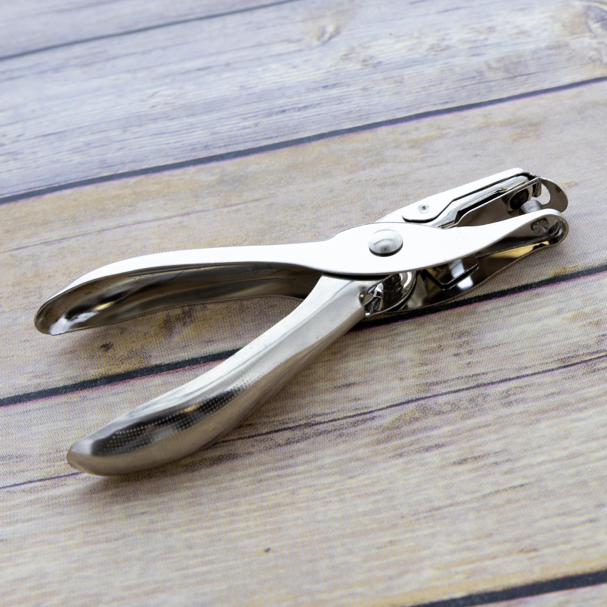 BAZIC 3-Hole Punch 1/4