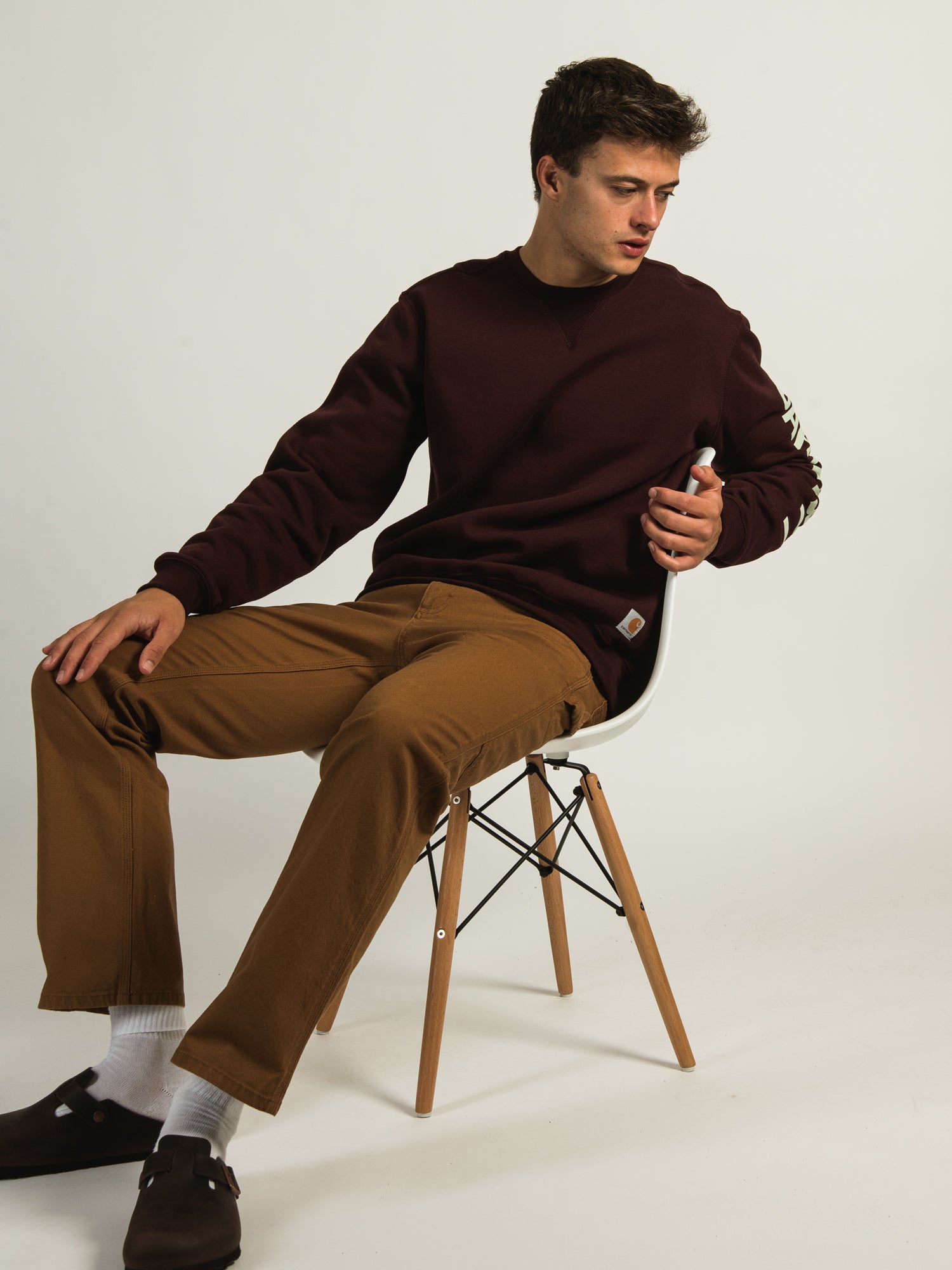 Carhartt Midweight Logo Crewneck Sweatshirt for Men & Women - Comfortable & Durable Workwear - Perfect for Outdoor Activities, Work & Casual Wear