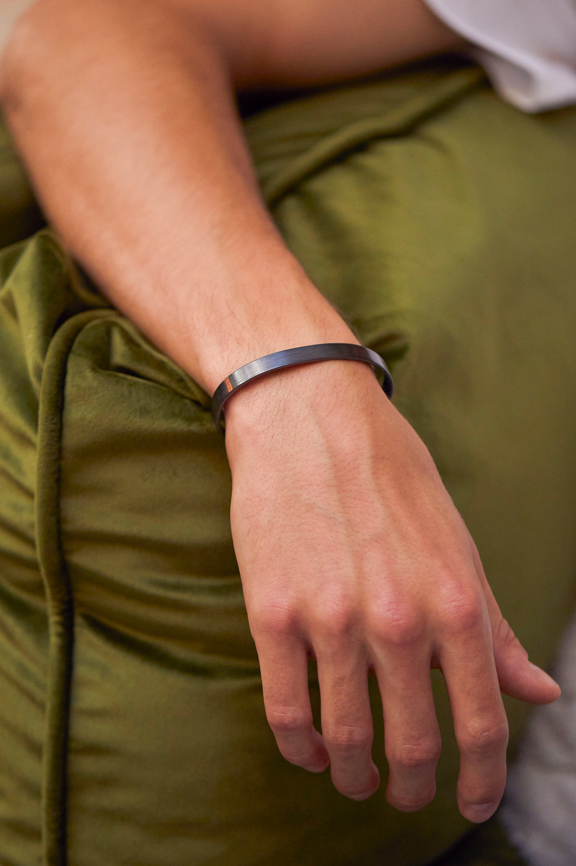 Stylish Men's Cuff Bracelet - Adjustable Bangle for Men - Fashionable Stainless Steel Wristband - Perfect for Casual Wear, Gifts & Special Occasions