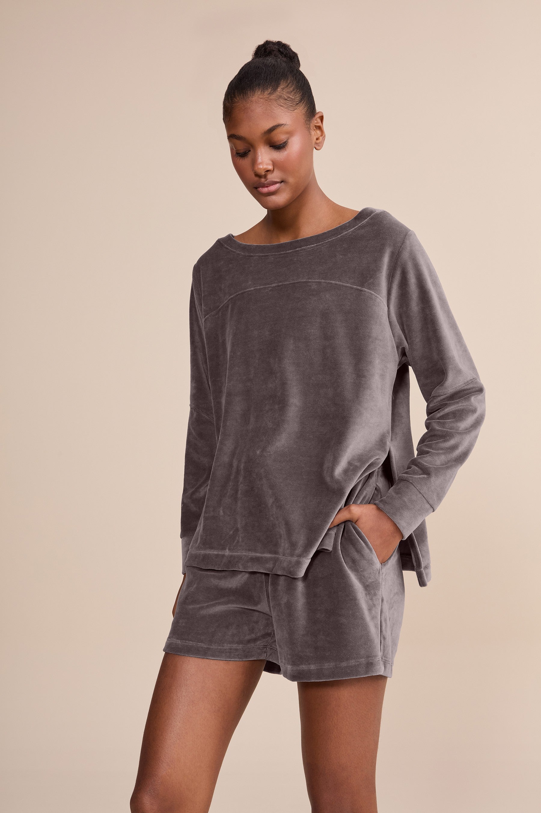 Cozy Frosty Loose Sweatshirt for Women - Soft Oversized Pullover Hoodie for Casual Wear, Lounge & Winter Outfits