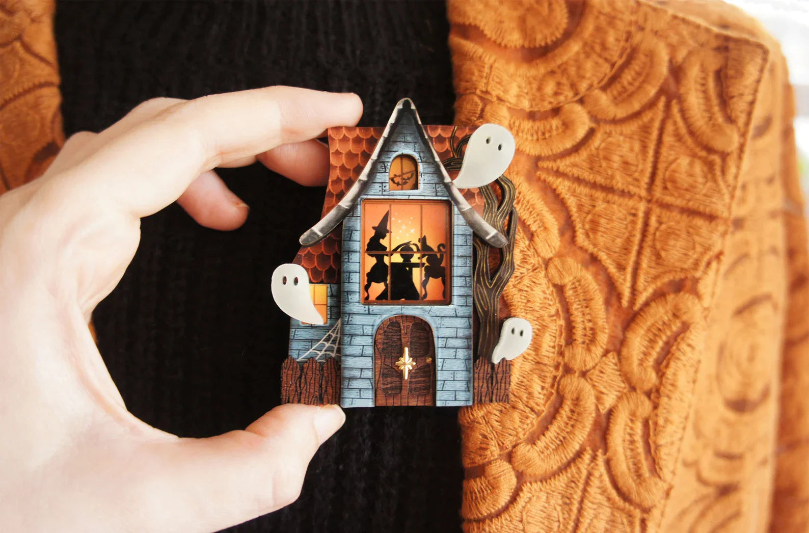 Laliblue Haunted House Halloween Brooch - Spooky Gothic Jewelry for Costume Accessories, Party Favors & Collectibles