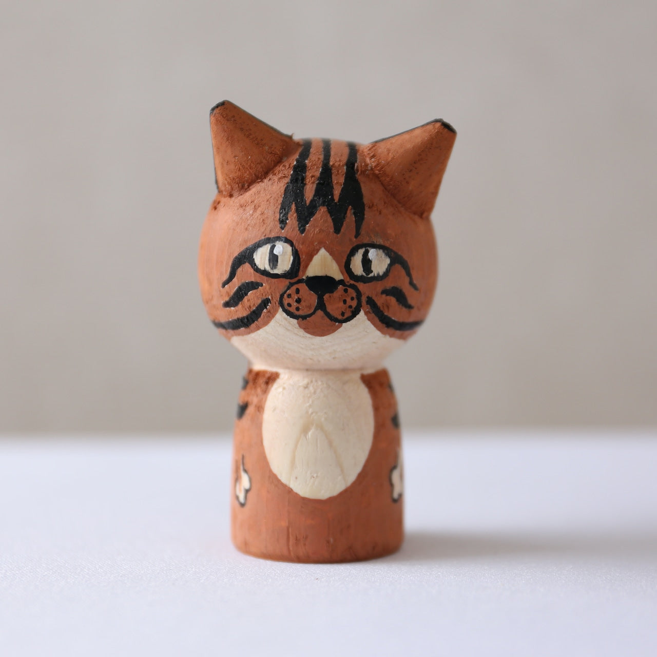 Handmade Japanese Kokeshi Doll - Brown Tabby Cat Design | Traditional Wooden Collectible for Home Decor & Gift Giving | Perfect for Shelf Display, Office Decor, and Japanese Culture Enthusiasts