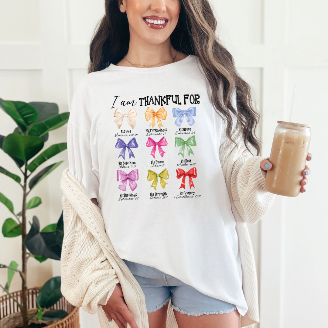 I'm Thankful Bows Graphic Tee - Trendy Thanksgiving T-Shirt for Women | Casual Holiday Outfit & Family Gathering Apparel