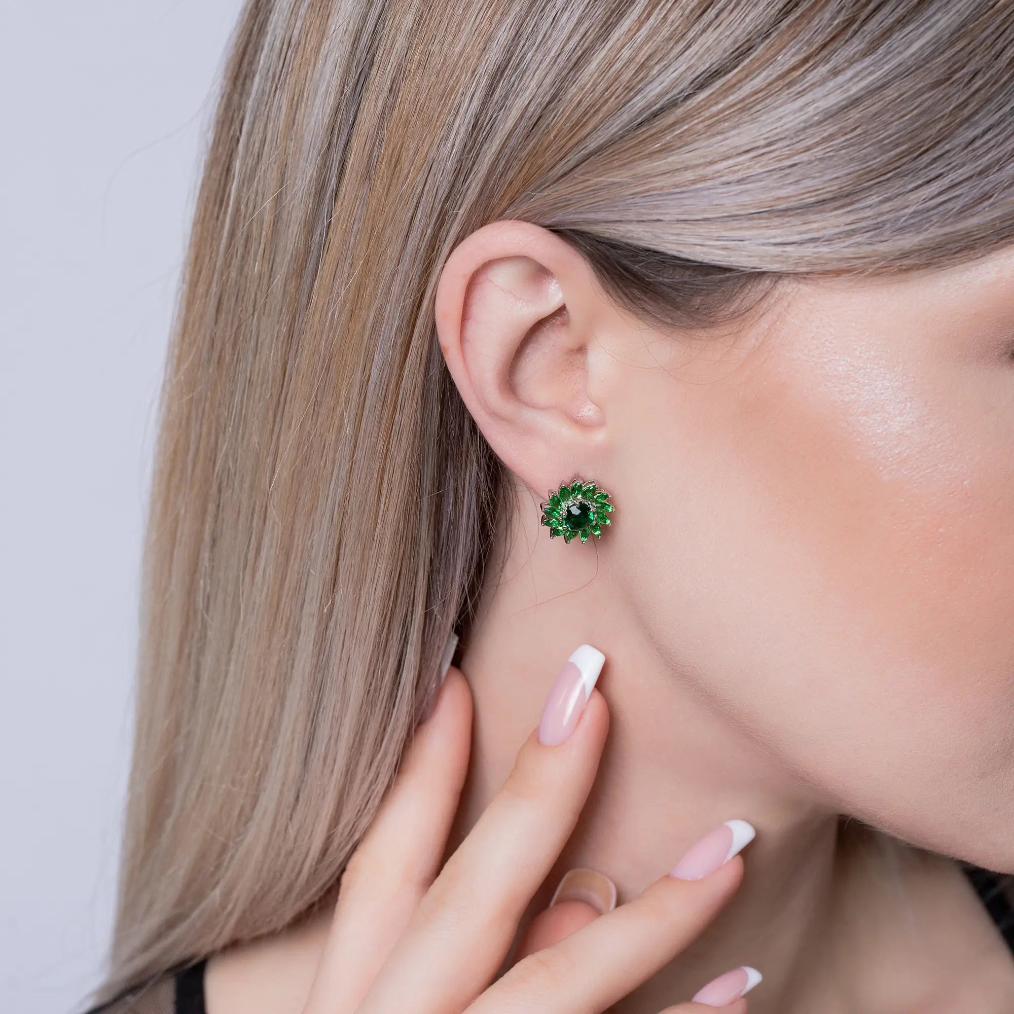 Emerald Flower Earrings for Women - Elegant Green Gemstone Dangle Earrings for Party, Wedding & Special Occasions