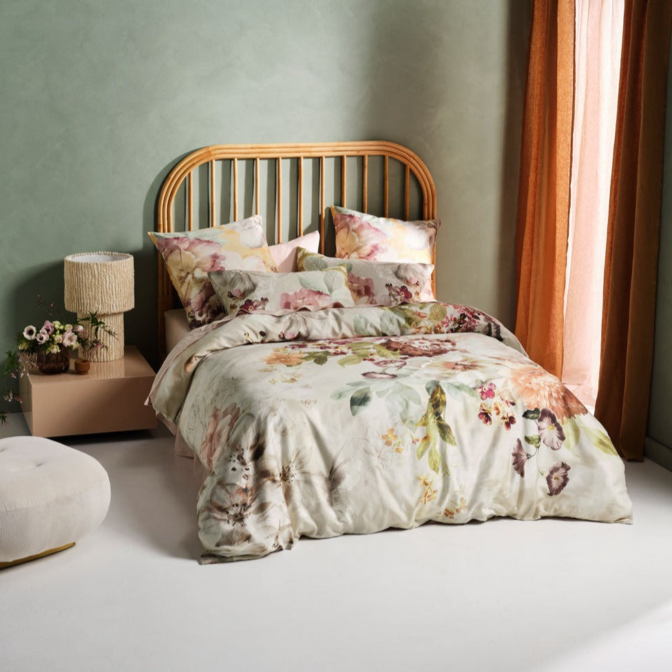 Linen House Evelyn Quilt Cover Set - Premium Cotton Bedding Set for Queen Size Bed - Soft & Breathable Duvet Cover with Pillowcases - Perfect for Master Bedroom, Guest Room & Luxury Hotels