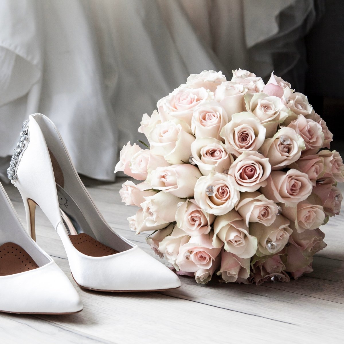 Beautiful Light Pink Rose Bouquet - Fresh Cut Flowers for Weddings, Anniversaries & Romantic Gifts | Perfect for Home Decor, Centerpieces & Special Occasions