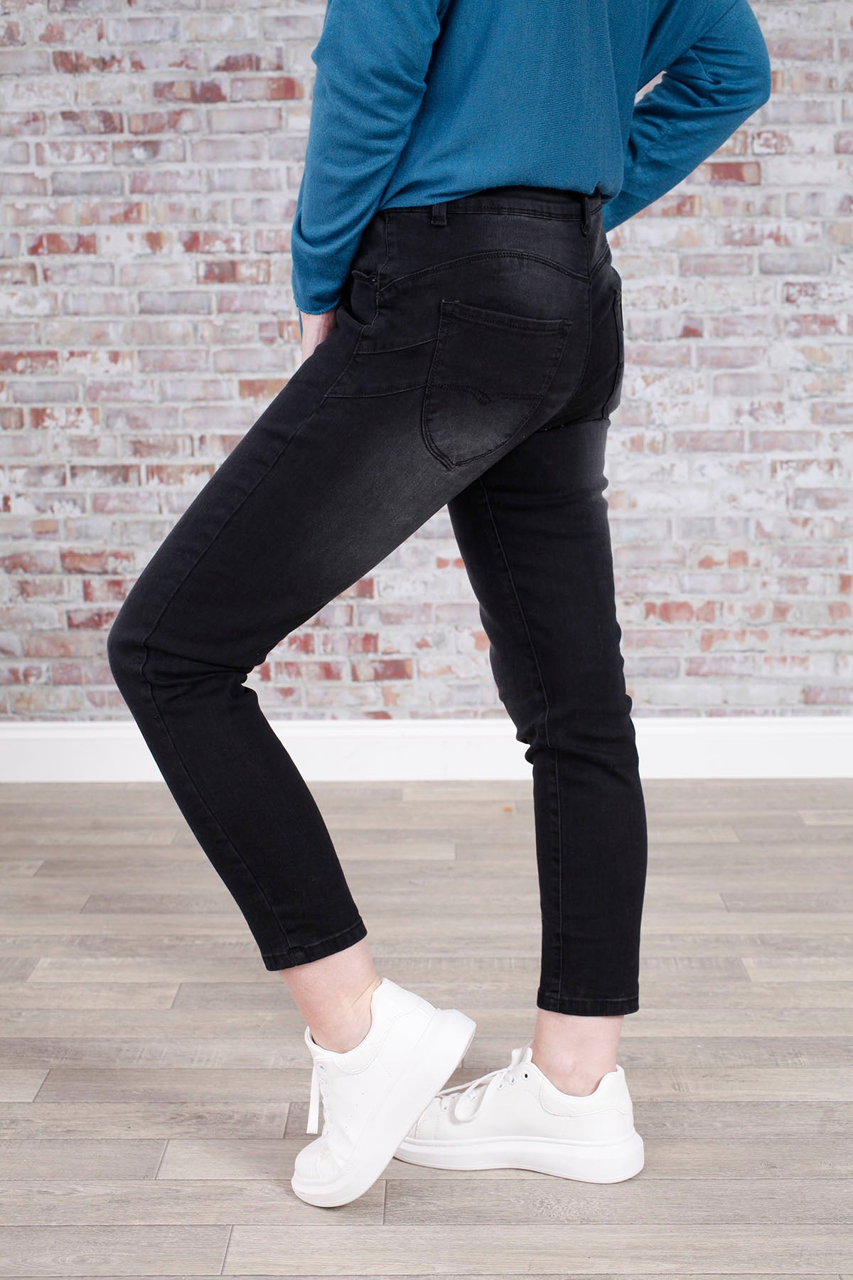 Petra High Waist Push Up Black Skinny Jeans for Women - Slimming & Stretch Denim Pants for Casual Wear & Night Out