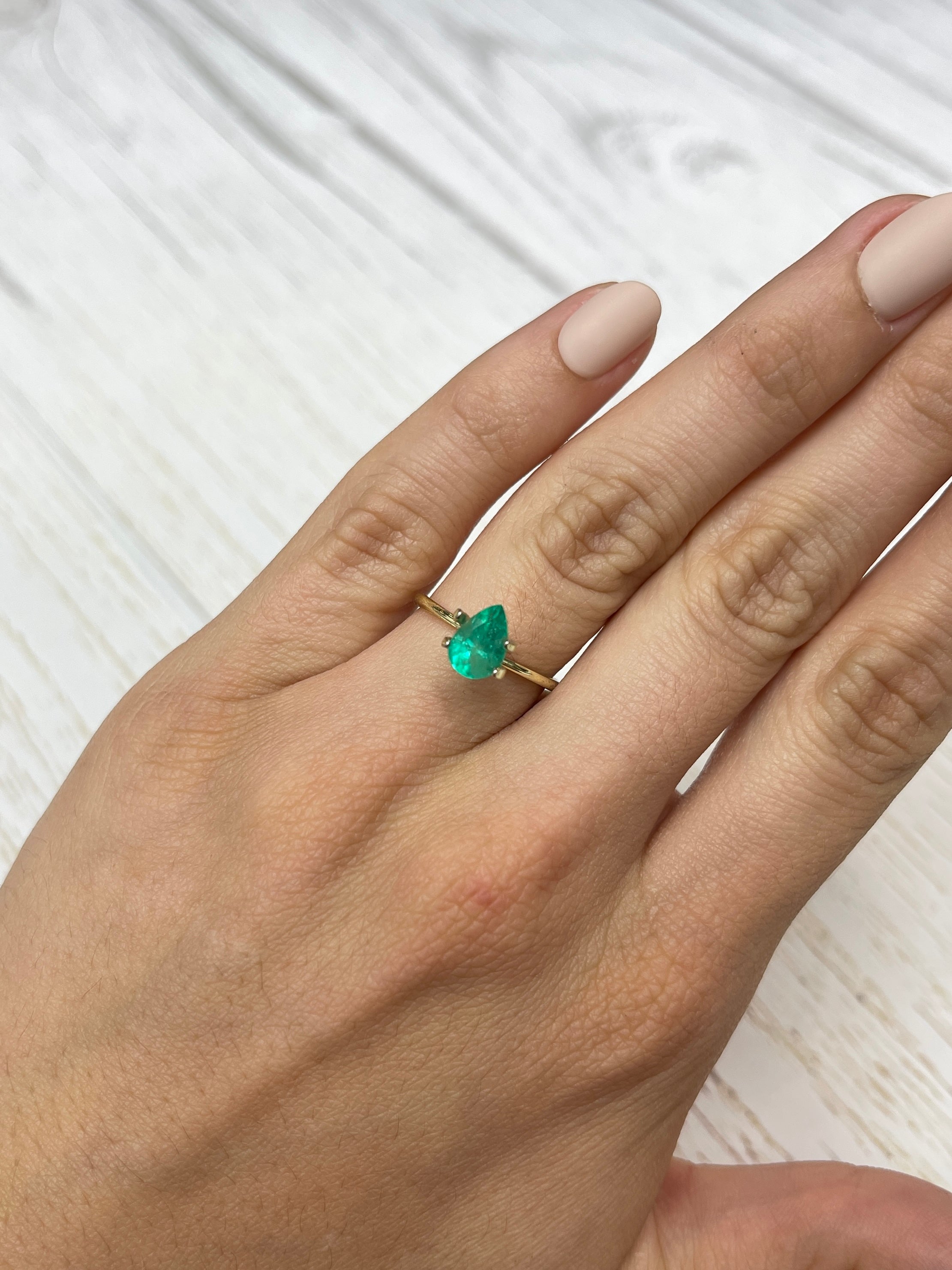 1.16 Carat Spring Green Natural Loose Colombian Emerald Pear Cut Gemstone for Jewelry Making, Engagement Rings & Fine Collections