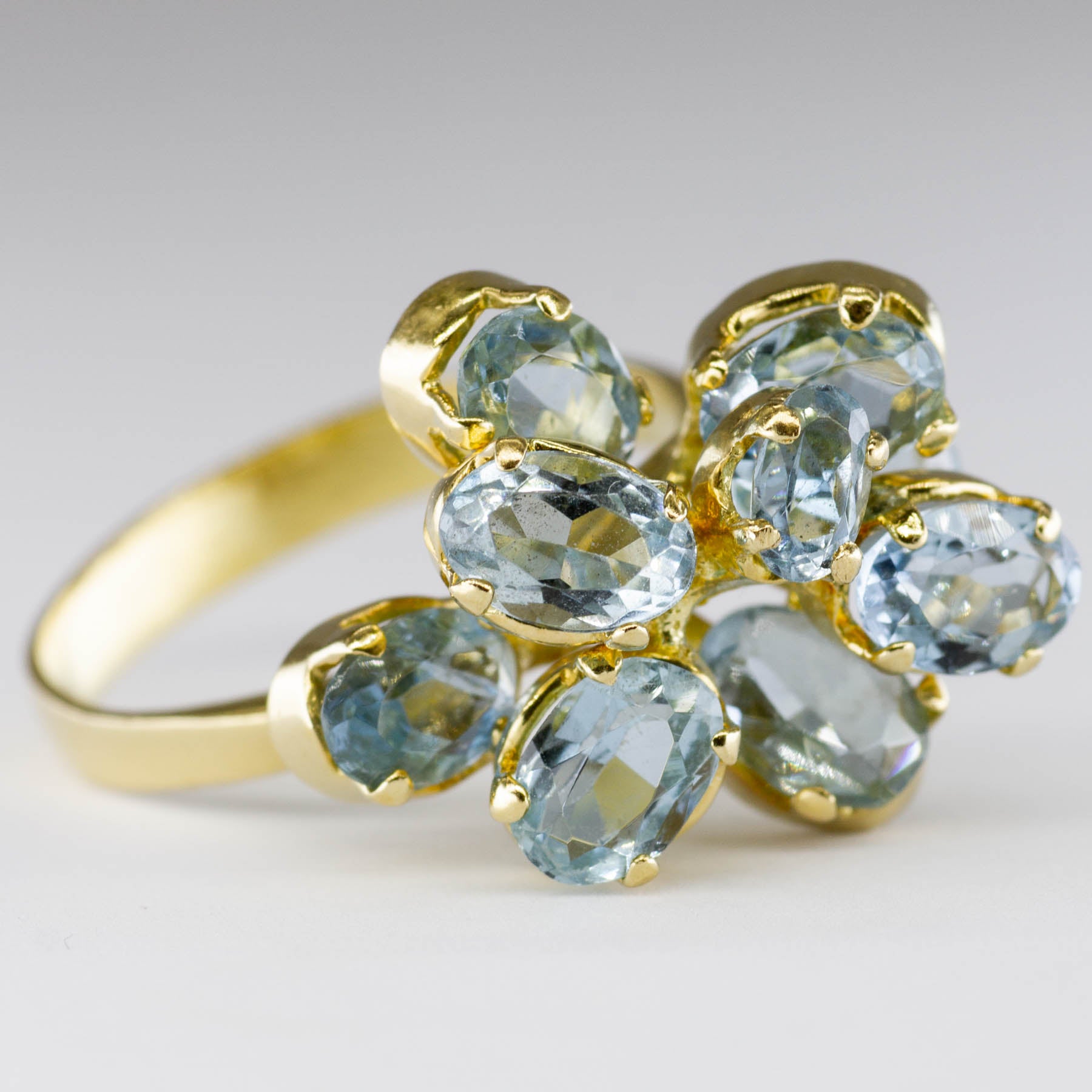 18K Yellow Gold Aquamarine Ring - 2.98 Carat Total Weight (CTW) - Size 7.5 - Elegant Birthstone Jewelry for Women, Perfect Gift for Anniversary, Engagement, or Special Occasions