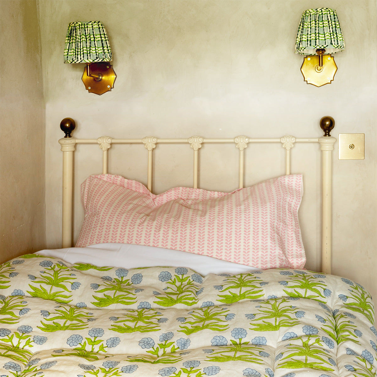 Premium Eiderdown Mughal Sky Pistachio Single Duvet - Ultra Soft & Hypoallergenic for Cozy Bedroom Comfort