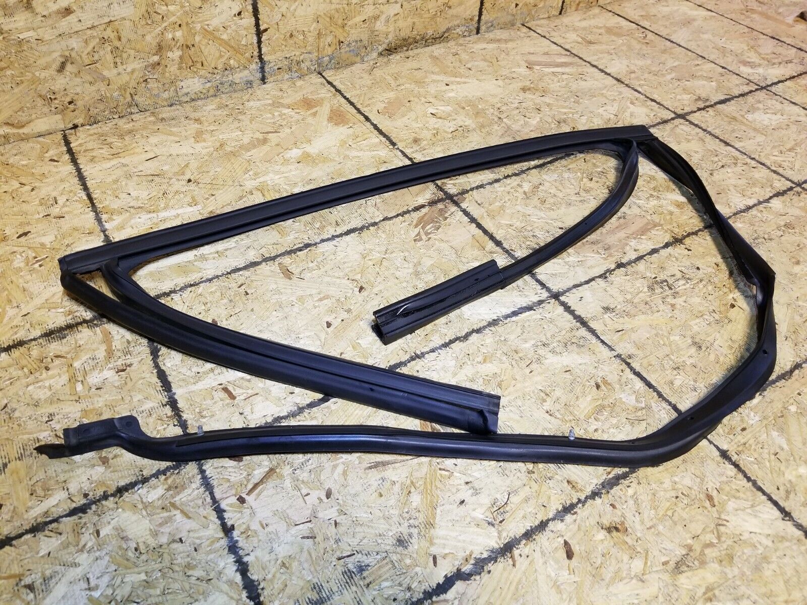 2002 2003 2004 Volkswagen Passat B5 Sedan Rear Left Driver Side Door Window Weatherstrip Seal - OEM Replacement Part for Car Window Protection & Weatherproofing