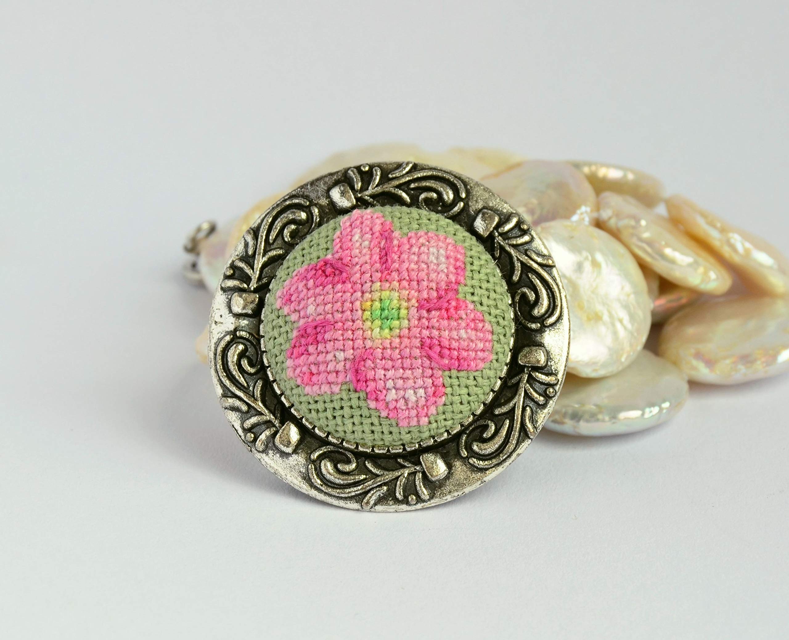 Handmade Embroidered Floral Brooch - Pink Flower Pin for Women - Perfect for Weddings, Parties & Gift Giving