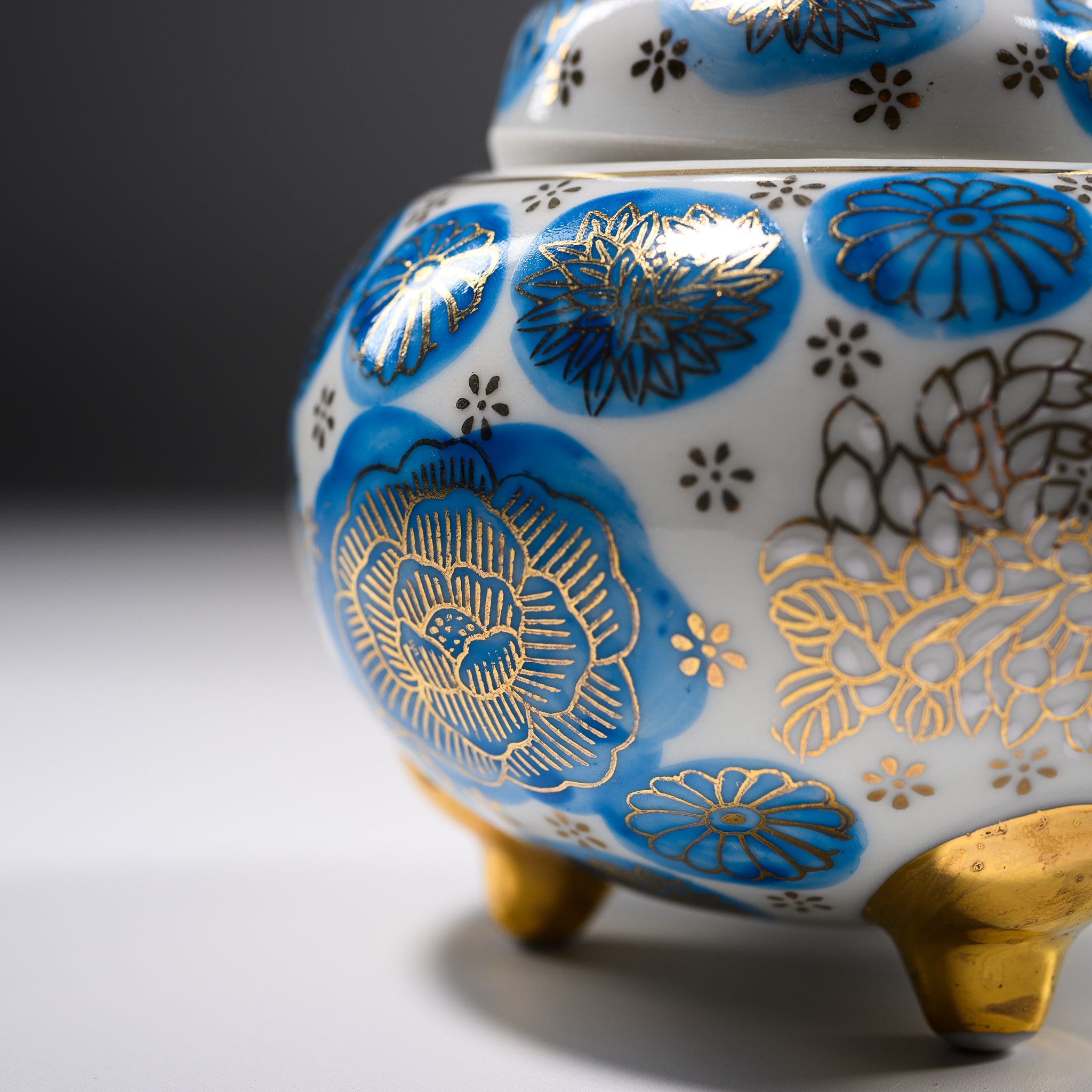 Kutani Ware Blue Hanazume Incense Burner - Japanese Ceramic Aroma Diffuser for Home, Meditation & Zen Decor