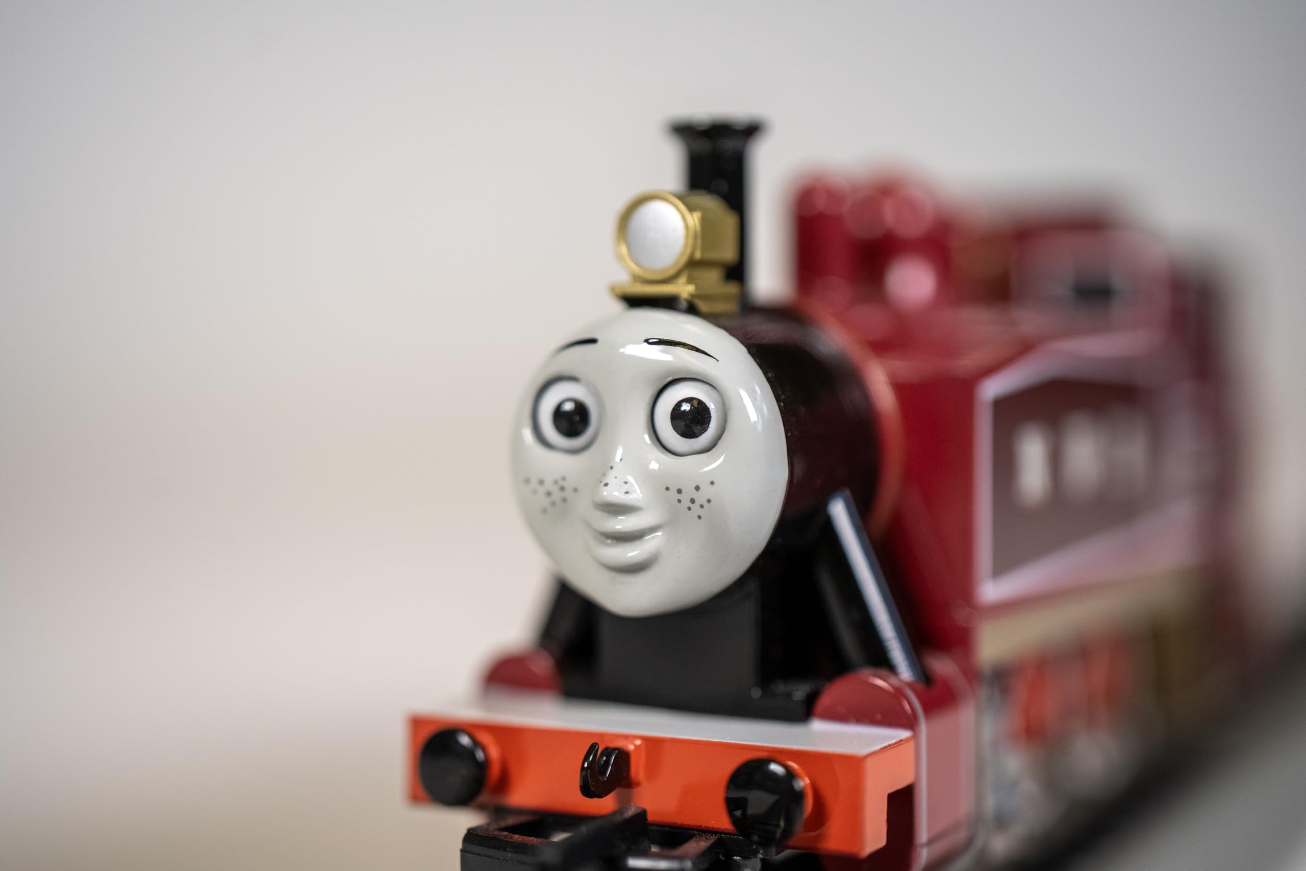 Thomas & Friends Rosie with Moving Eyes Red HO Scale Model Train - Perfect for Collectors, Kids & Train Enthusiasts - Great for Display, Play & Layout Scenes