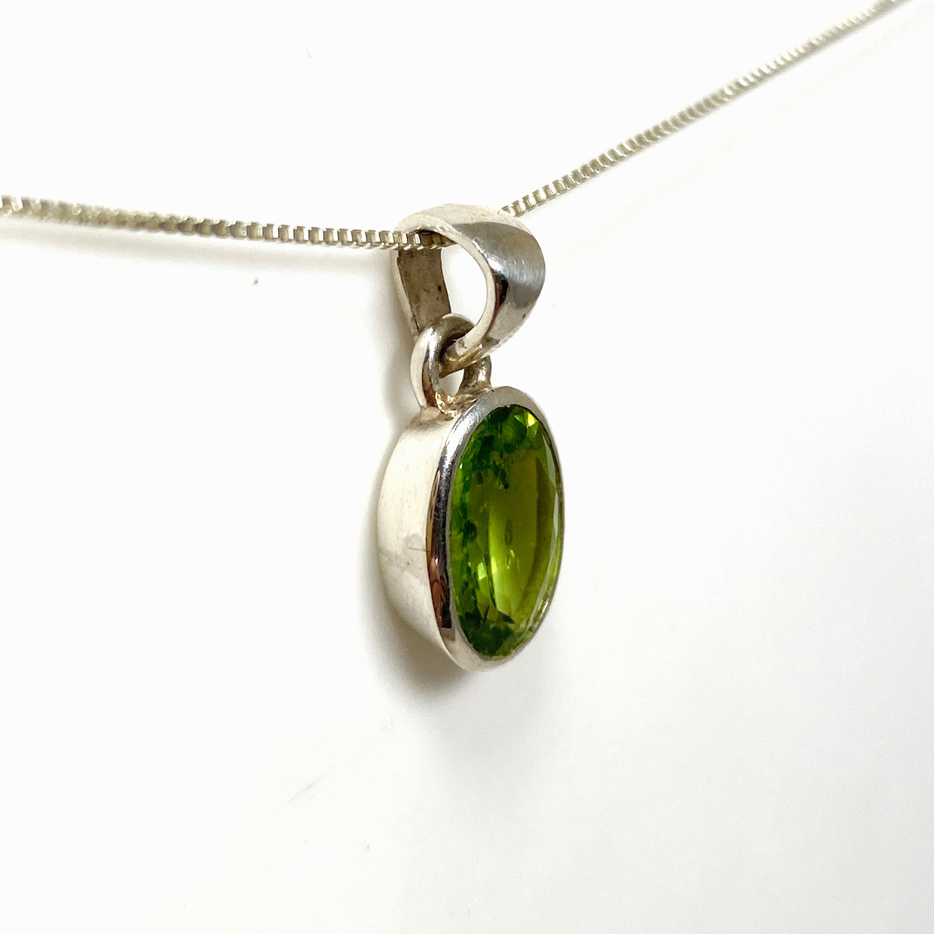 Natural Peridot Oval Faceted Pendant Necklace - 925 Sterling Silver Jewelry for Women - Elegant Birthstone Gift for August | Perfect for Weddings, Parties & Everyday Wear