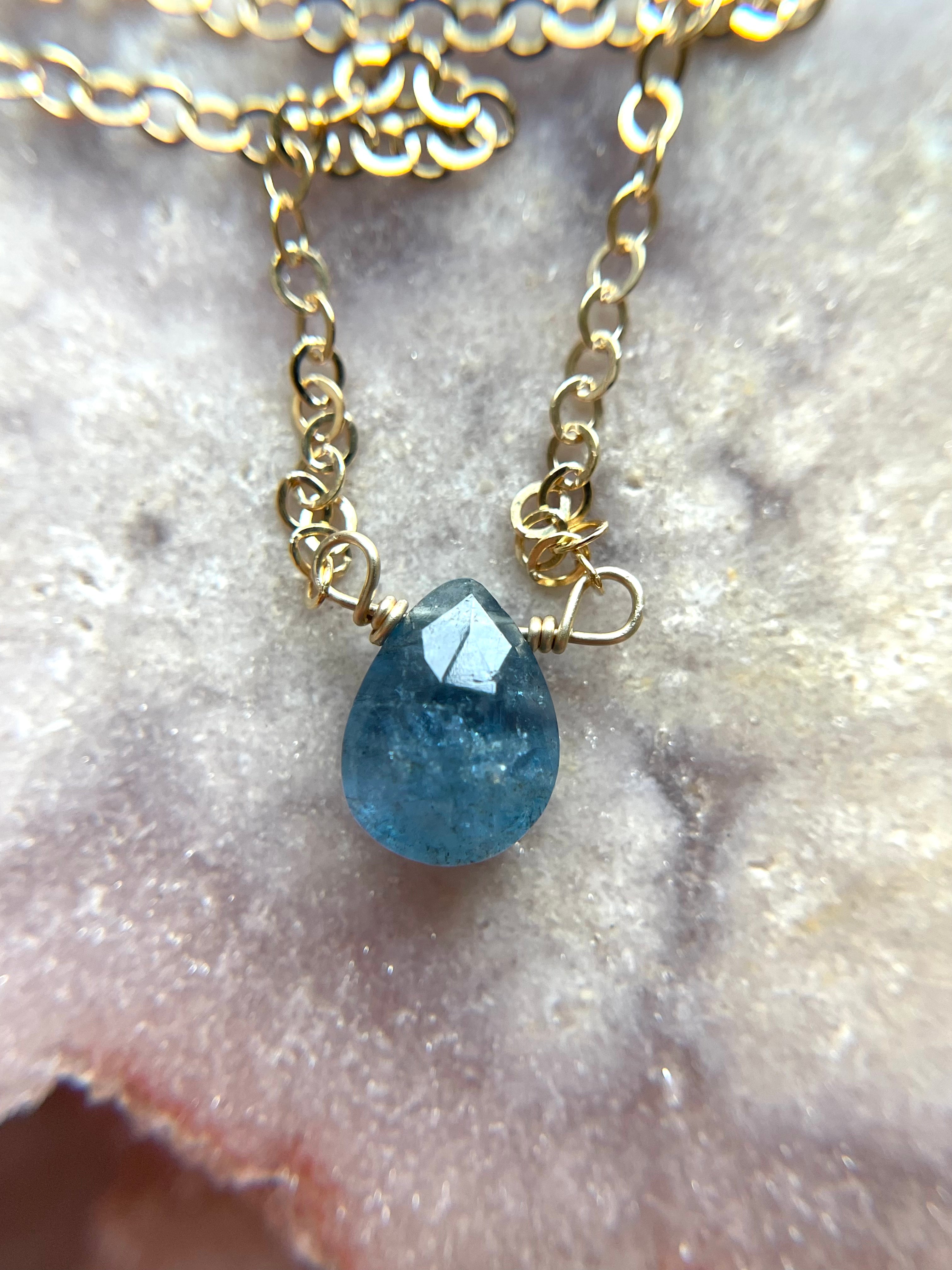 Dainty Moss Aquamarine Necklace - March Birthstone Jewelry for Women | Elegant Pendant Gift for Birthday, Anniversary & Mother's Day | Perfect for Everyday Wear & Special Occasions