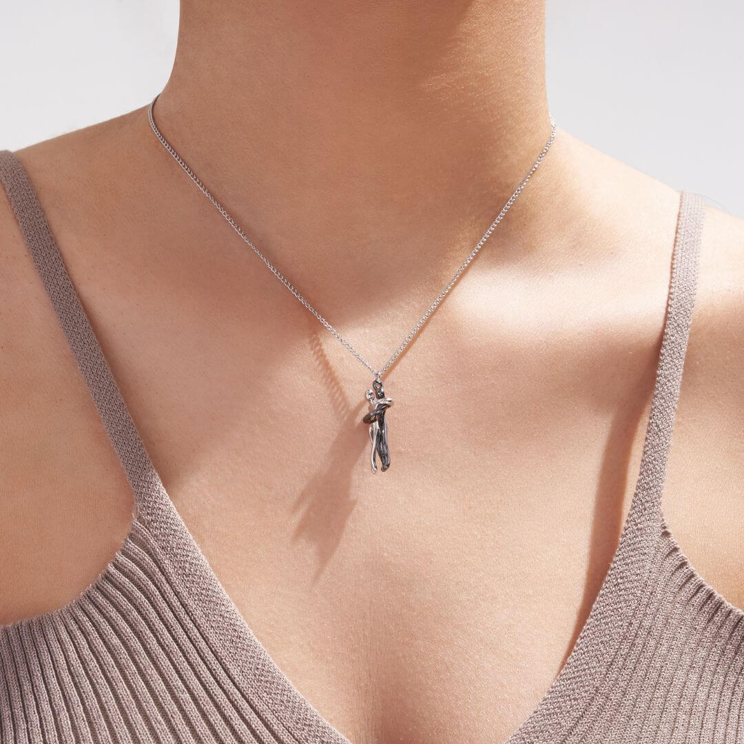 Romantic Couple Hugging Pendant Necklace - Sterling Silver Love Gift for Her/Him | Anniversary, Valentine's Day, Wedding Jewelry | JN9978