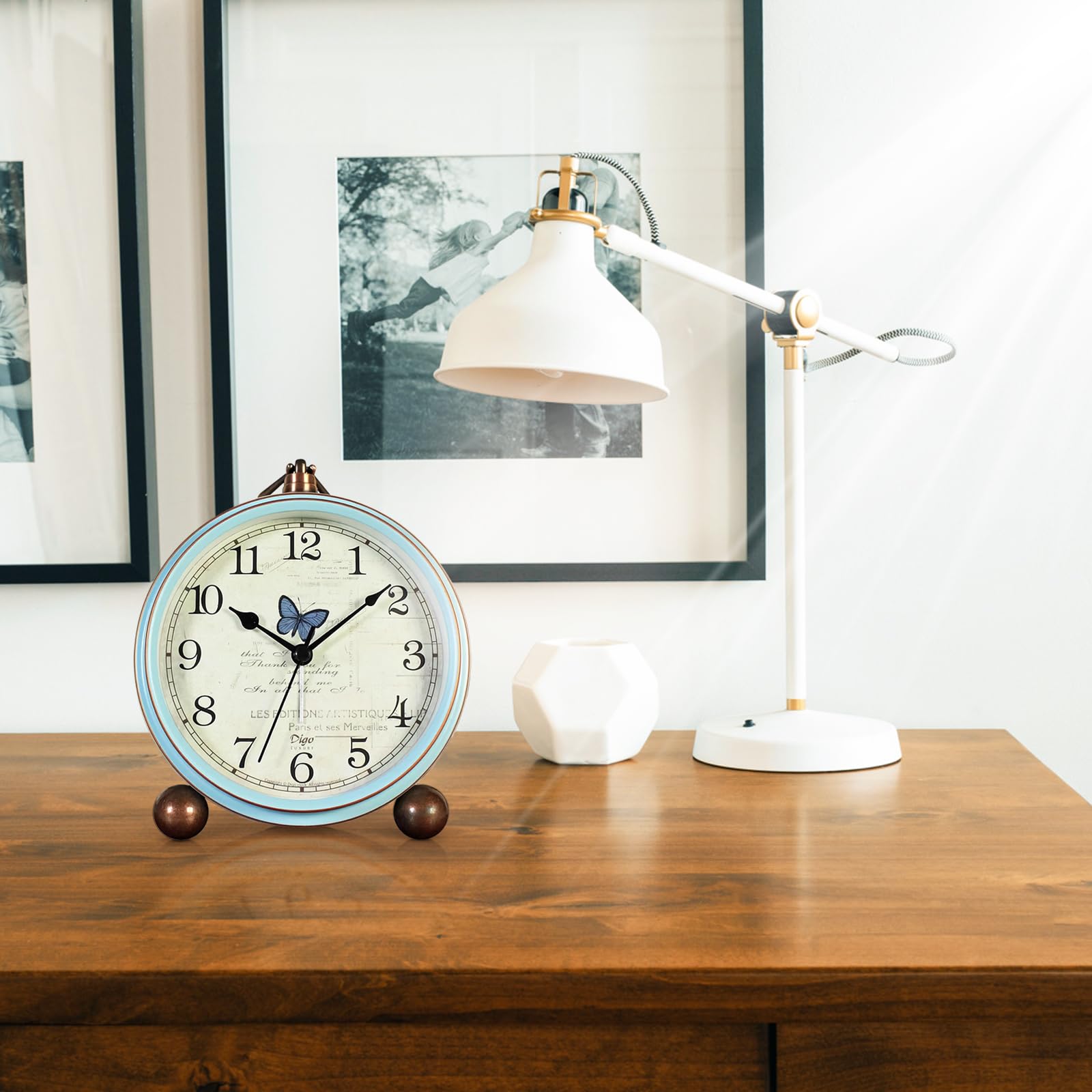 5.2 Inch Silent Analog Desk Clock - Retro Non-Ticking Battery Operated Quartz Movement Wall Clock for Bedroom, Living Room, Office & Home Decor - Perfect for Sleep, Study & Relaxation Spaces