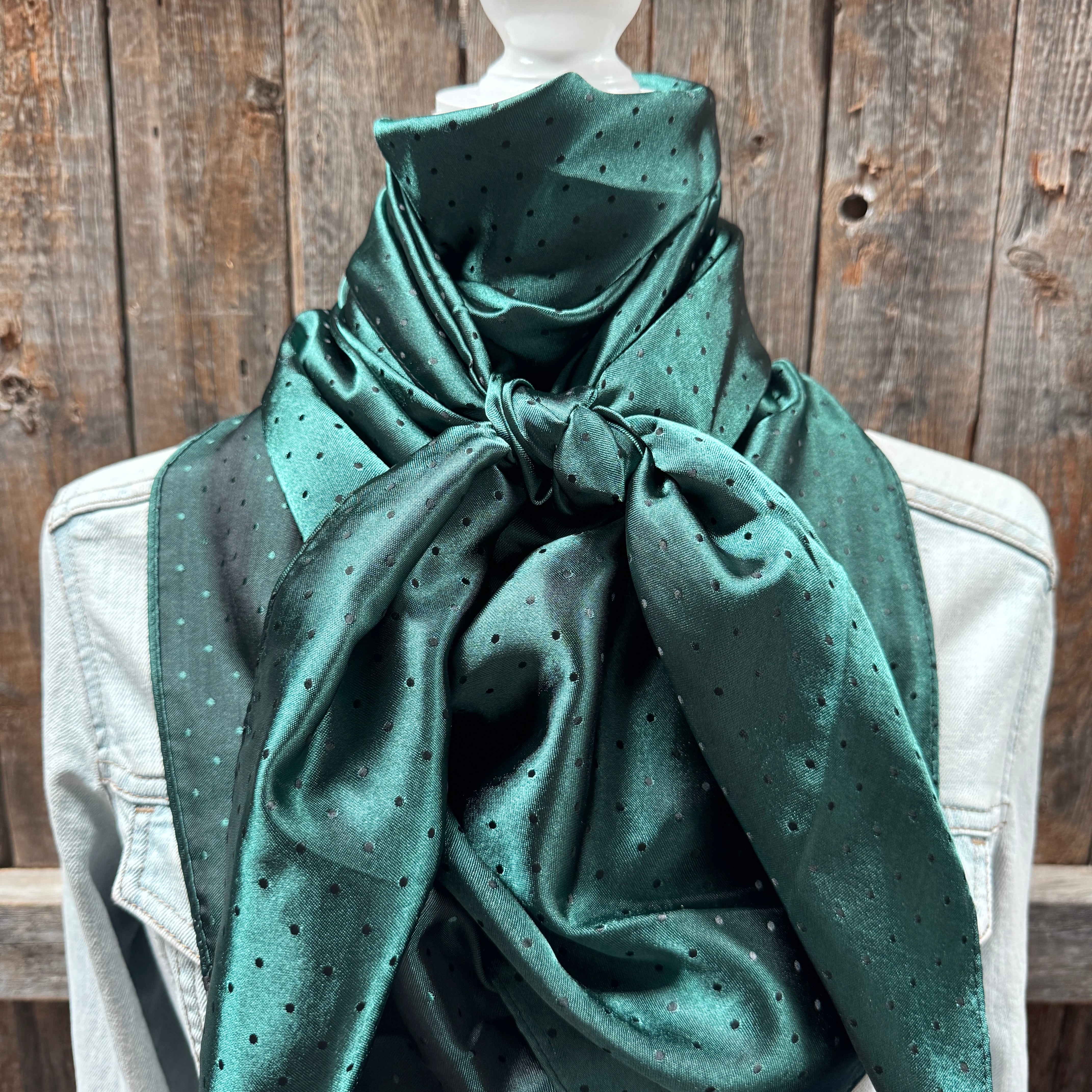42X42 Emerald Jacquard XL Wild Scarf WR3503 - Stylish Bandana for Cowboy, Cowgirl & Western Fashion - Perfect for Rodeo, Horse Riding & Outdoor Adventures