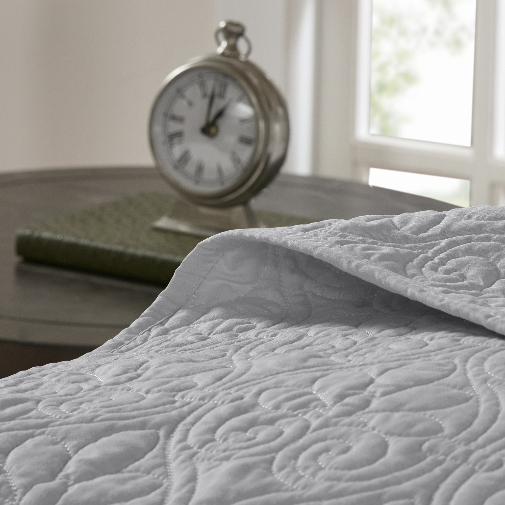 Madison Park Quebec Queen Size Quilt Bedding Set - Grey Damask 3-Piece Microfiber Bedspread | Ultra Soft & Breathable | Perfect for Master Bedroom, Guest Room & Cozy Home Decor