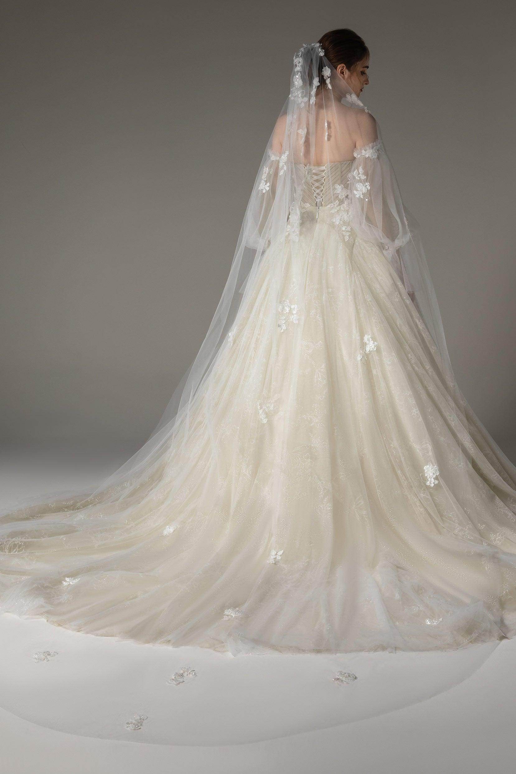 Elegant One-Tier Cut Edge Tulle Chapel Veil with Appliques CV0274 - Perfect for Weddings, Bridal Ceremonies & Formal Occasions