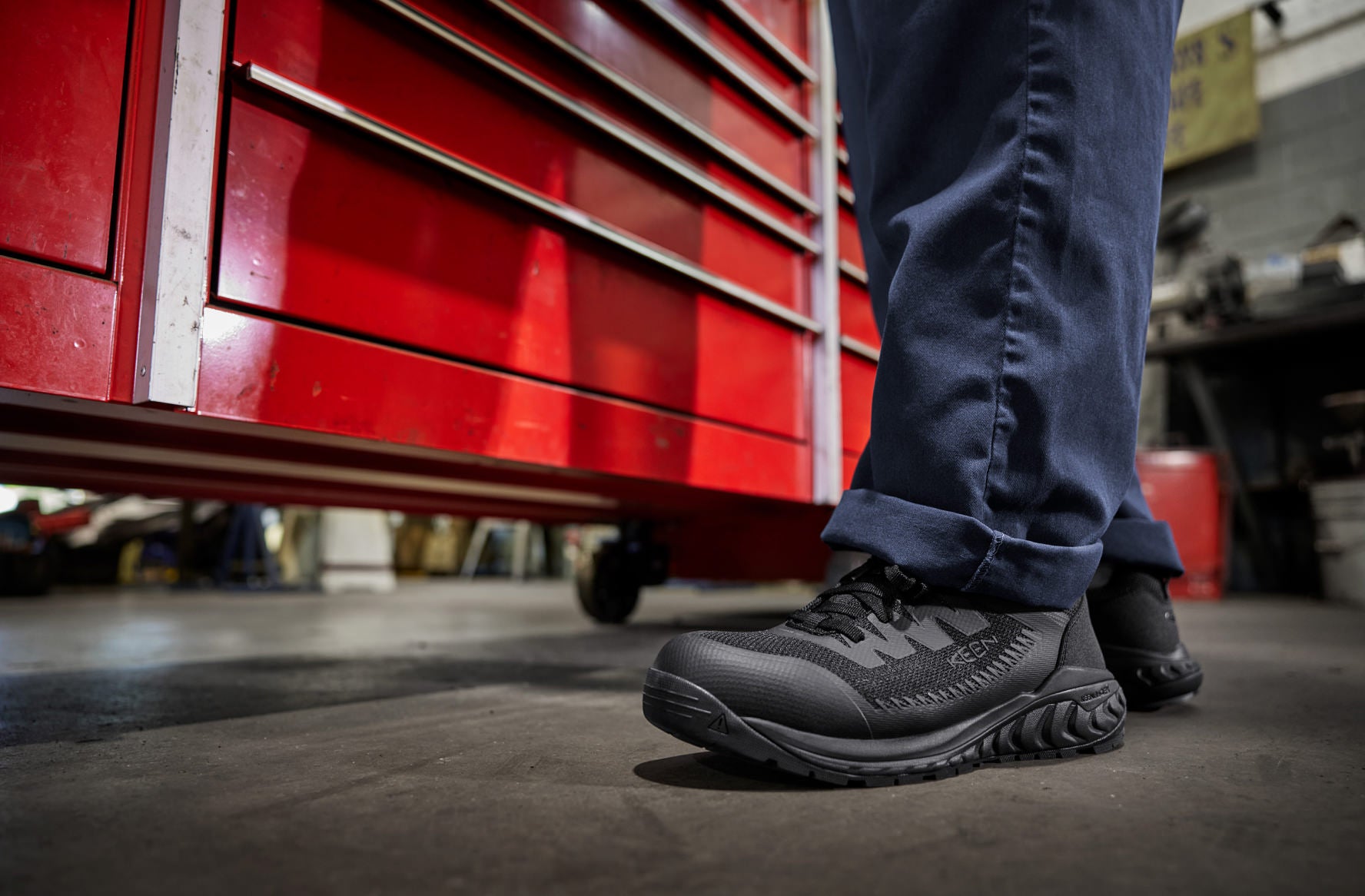 Men's Arvada ESD Work Sneaker with Carbon Toe - Black/Black | Slip-Resistant Safety Shoes for Electricians & Warehouse Workers