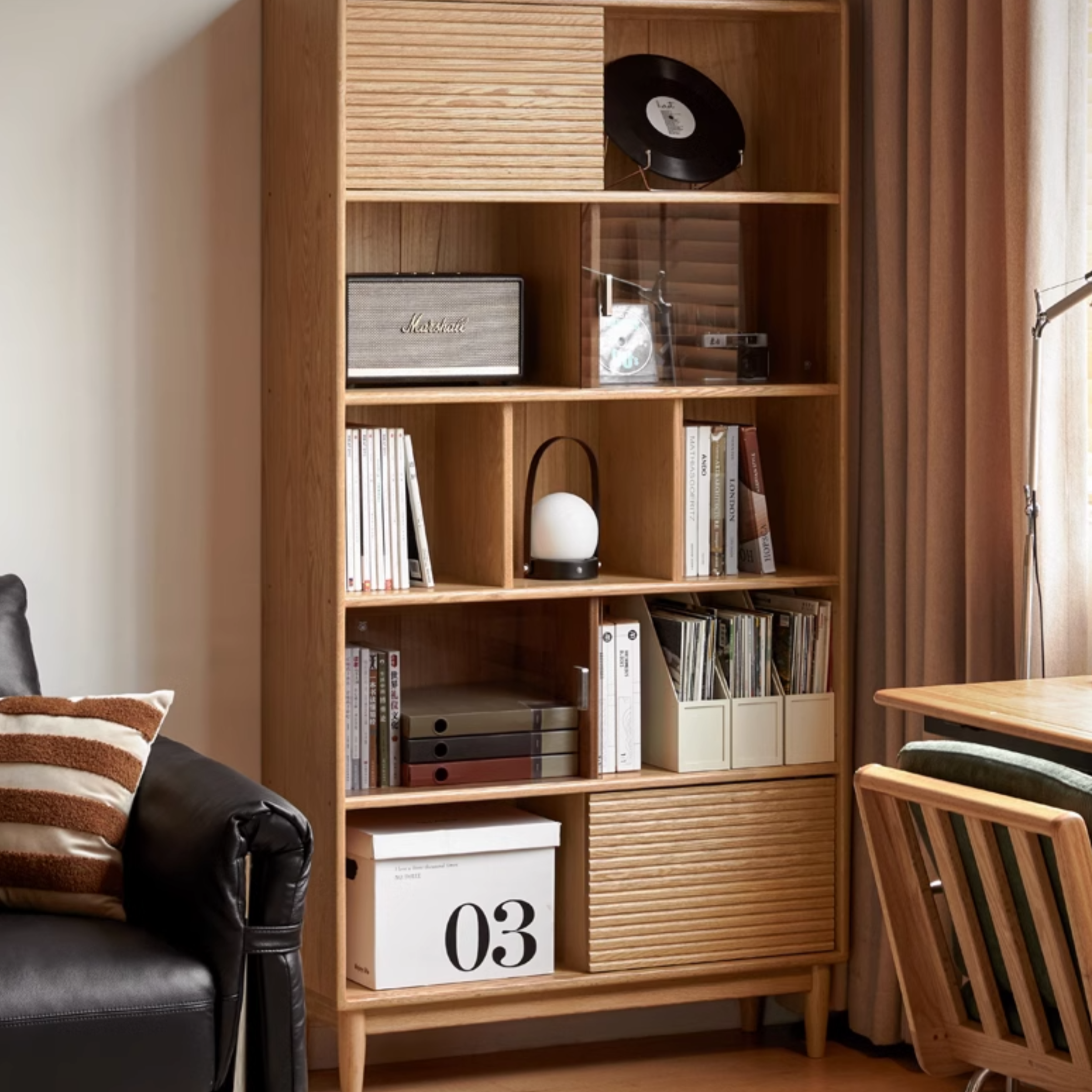 Oak Solid Wood Modern Bookcase - Stylish Home Office & Living Room Storage Shelf for Books & Decor