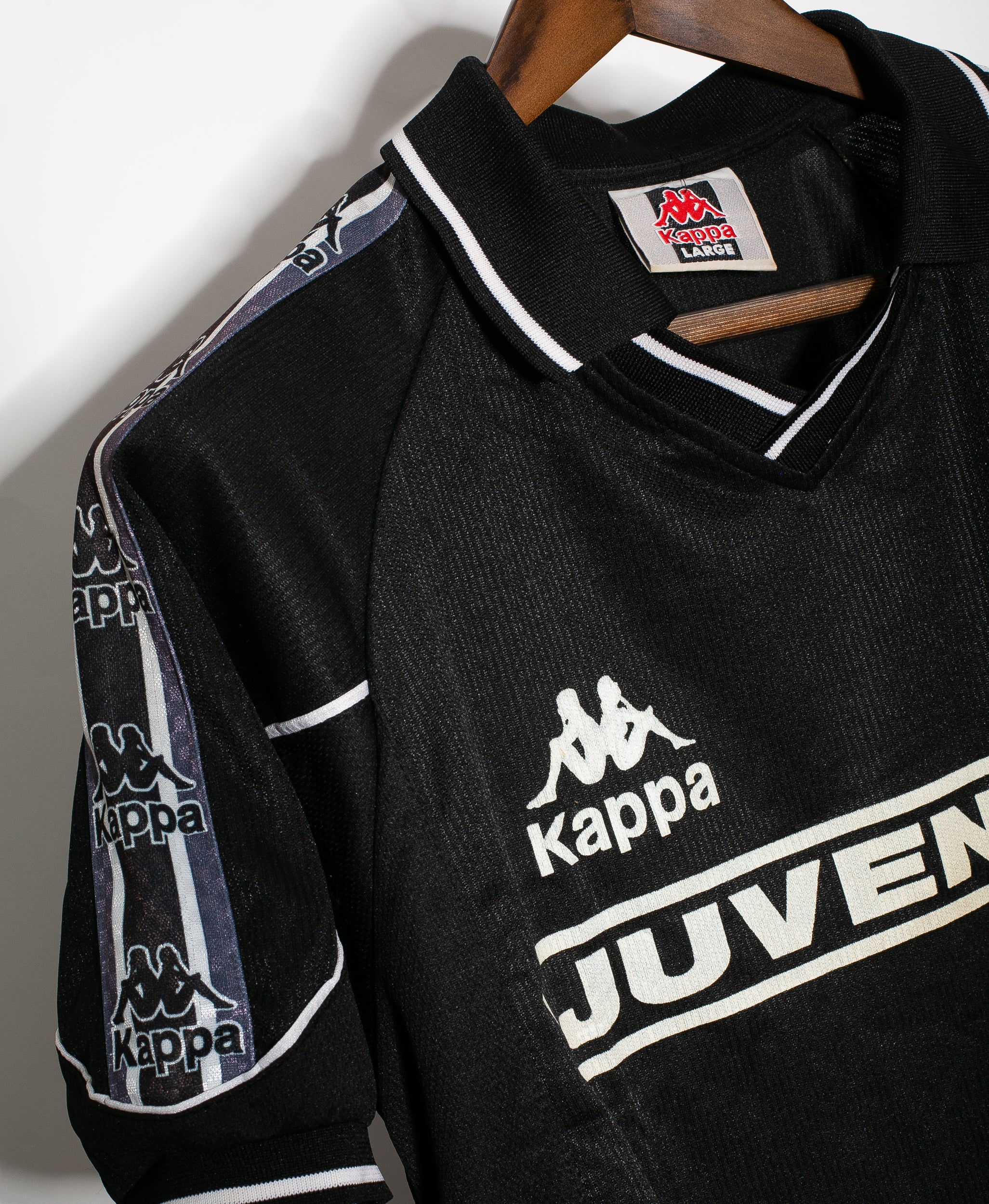 1998 Juventus Vintage Soccer Jersey - Authentic Retro Training Top (Large) - Perfect for Fans, Collectors & Matchday Outfits