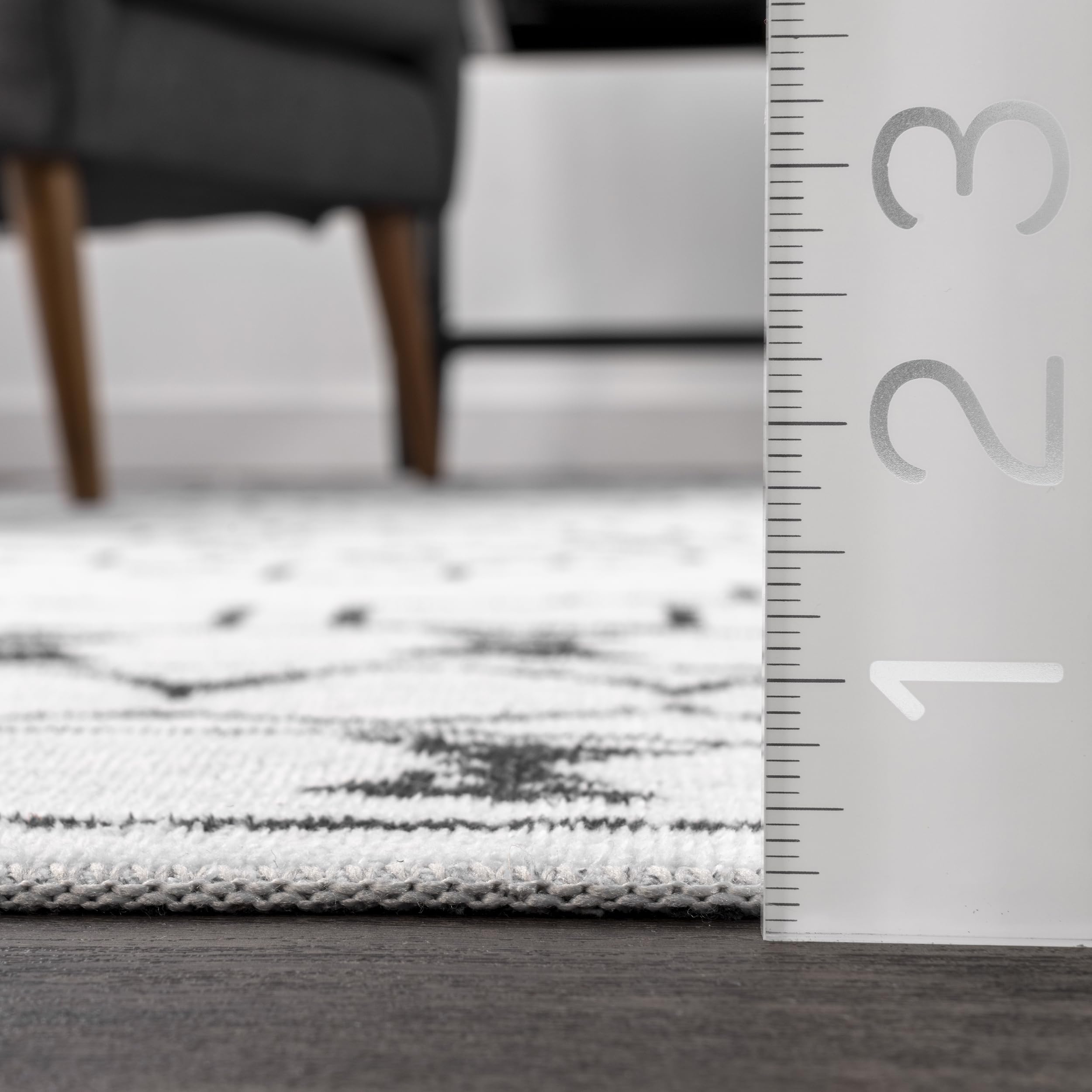 nuLOOM 8' Square SpinClean Machine Washable Stain-Resistant Non-Slip Area Rug - Perfect for Living Room, Bedroom & Dining Room - Noa White - Adds Comfort & Style to Home Decor