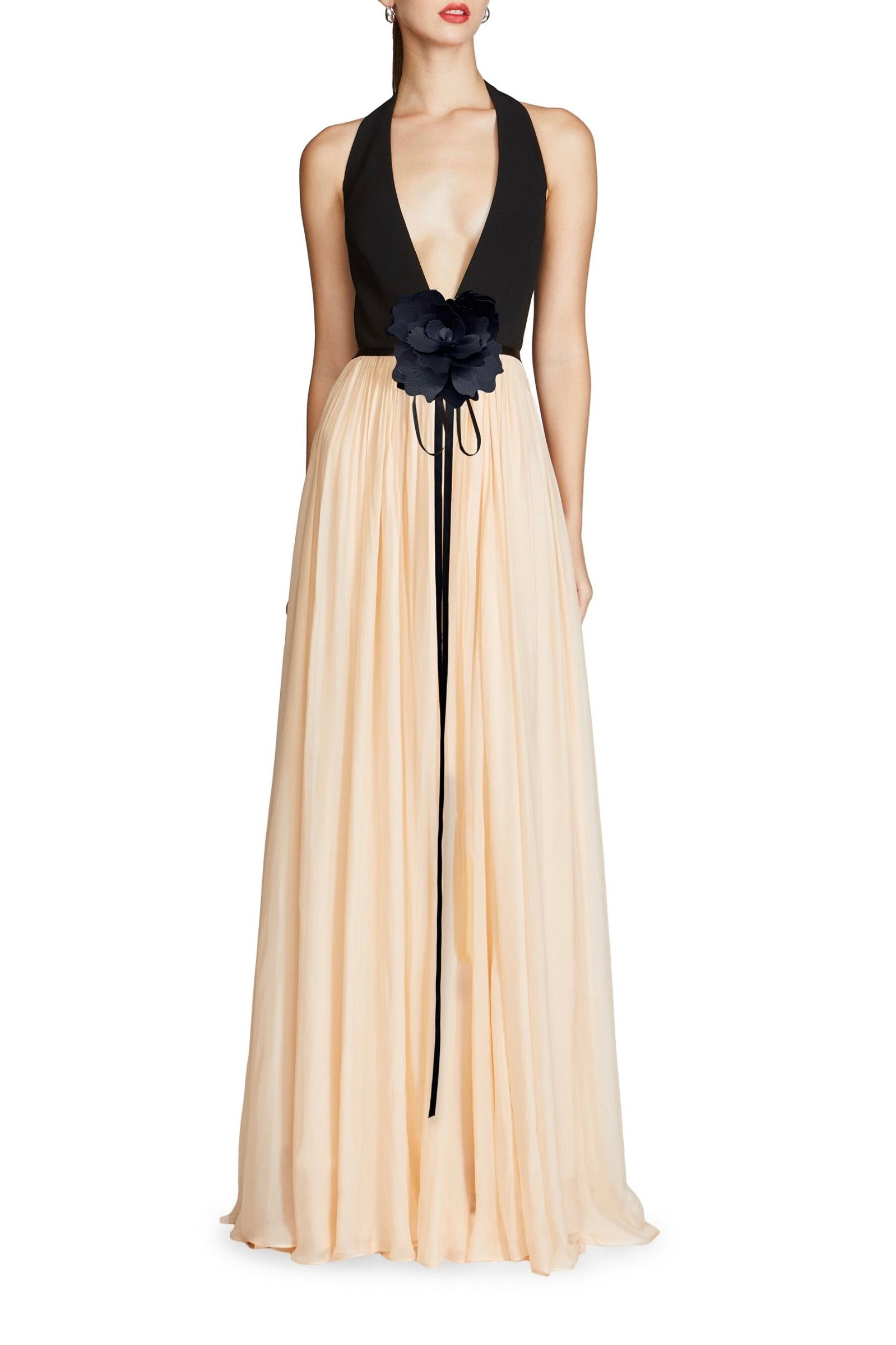 Halston Kinslee Elegant Crepe & Chiffon Halterneck Evening Gown for Women - Perfect for Prom, Red Carpet & Formal Events