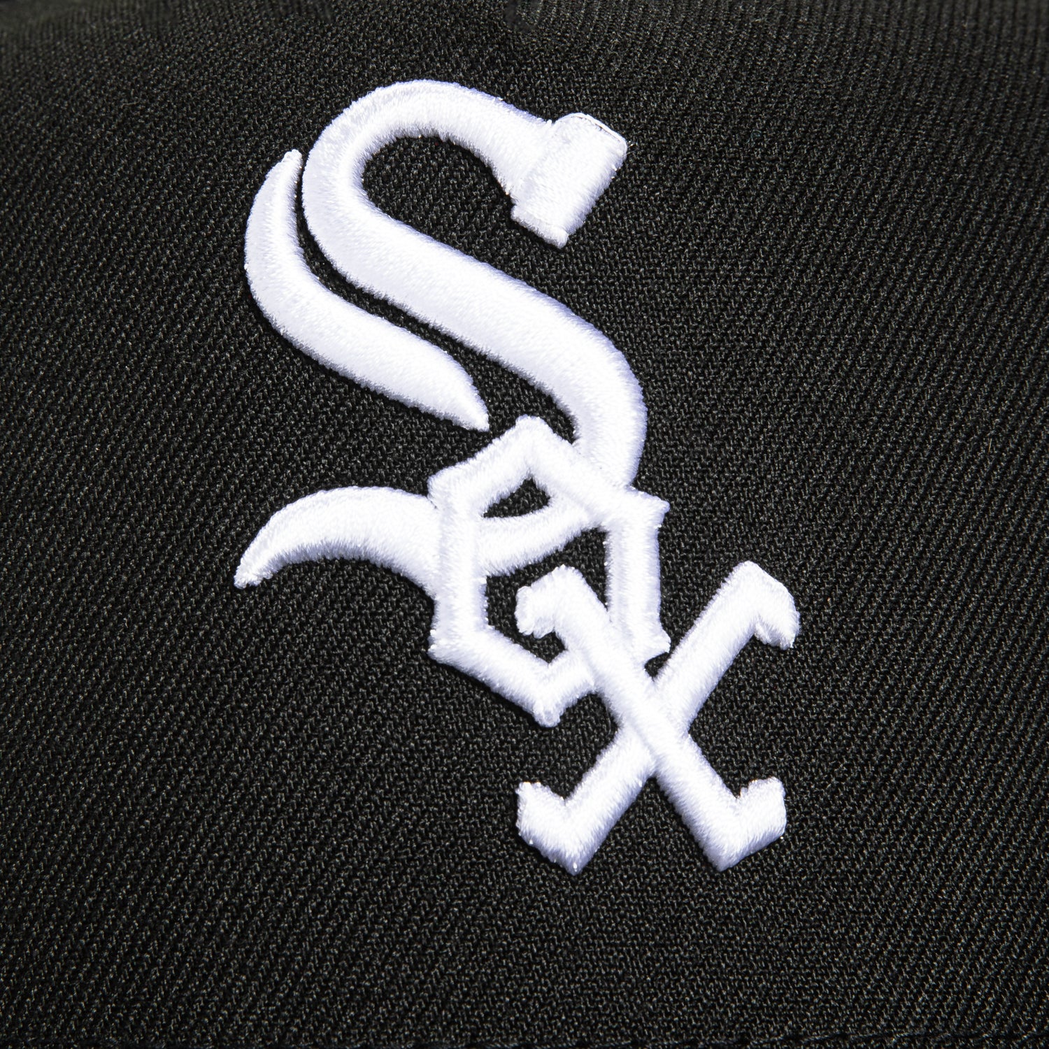 New Era 59Fifty MLB Chicago White Sox Snapback Baseball Cap - Black Adjustable Hat for Men & Women | Perfect for Games, Sports & Streetwear Fashion