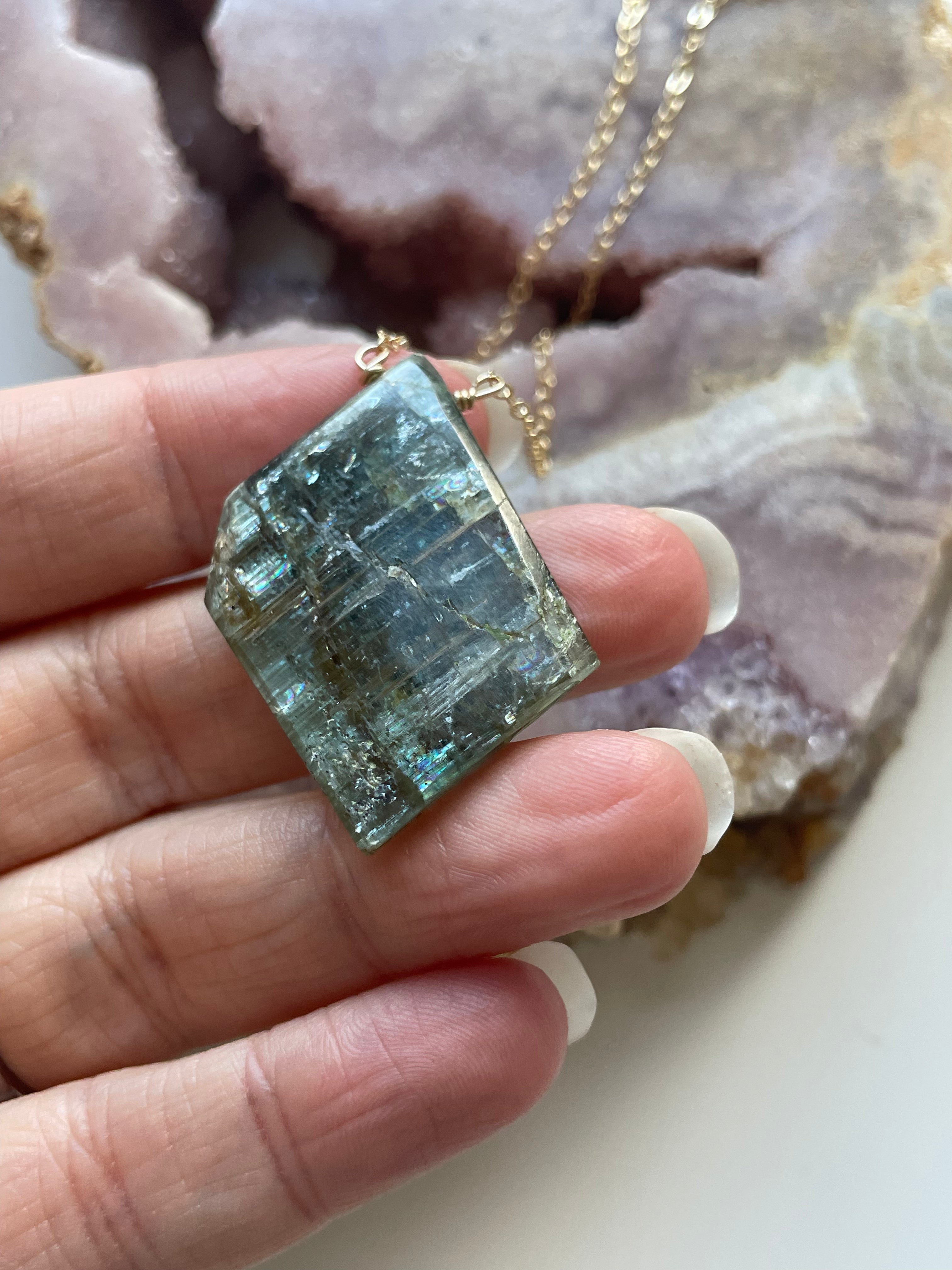 Natural Blue Kyanite Gemstone Pendant Necklace for Women - Healing Crystal Jewelry for Meditation & Energy Balancing - Perfect for Yoga, Spiritual Gifts & Everyday Wear