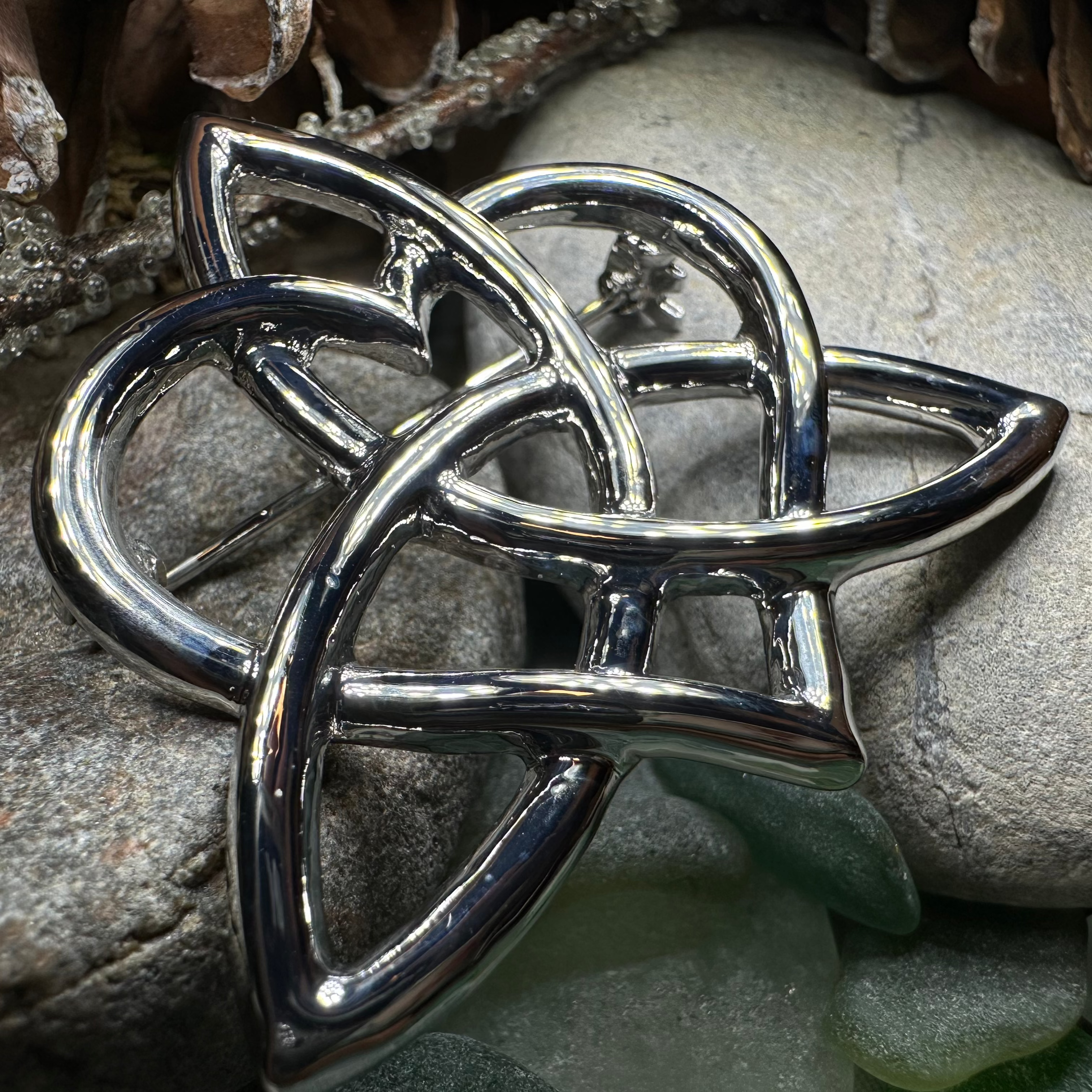 Celtic Love Knot Brooch - Sterling Silver Irish Claddagh Pin for Women - Perfect for Weddings, Anniversaries & Celtic Heritage Gifts