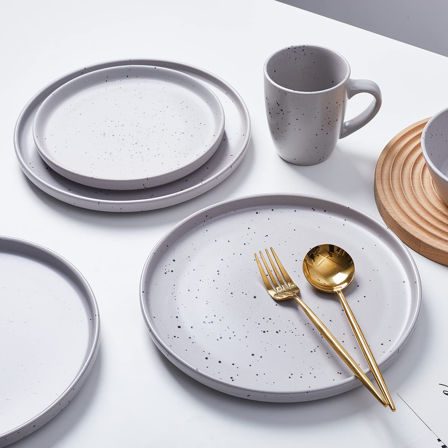 Premium 32-Piece Stoneware Dinnerware Set for 8 - Durable Jade Stoneware Plates, Bowls & Mugs in Elegant Light Gray - Perfect for Family Dinners, Entertaining Guests & Everyday Use