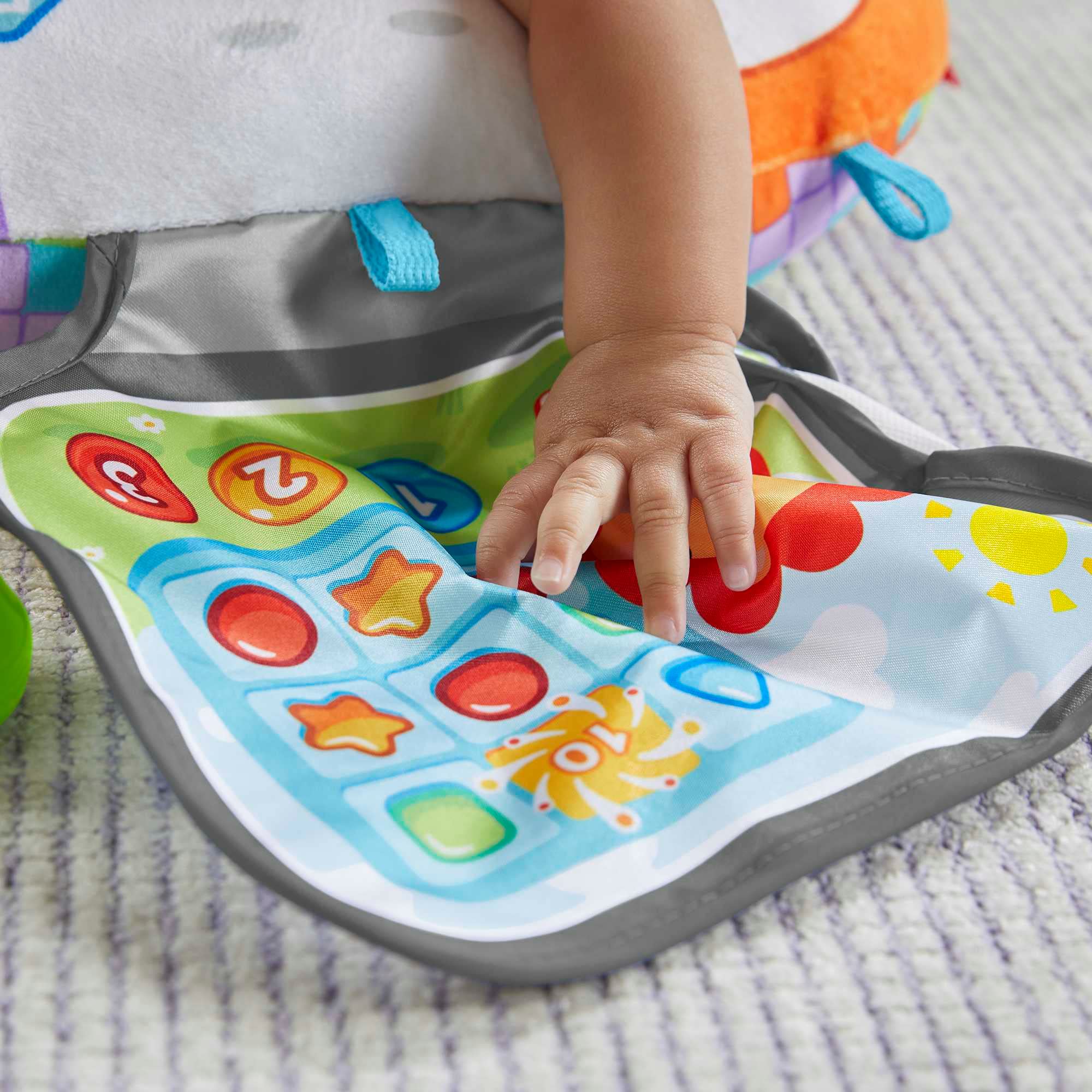 Fisher-Price Deluxe Sit-Me-Up Floor Seat for Babies - Portable Baby Chair with Removable Snack Tray & Toy Bar | Tummy Time Wedge & Sensory Toy for Newborns & Infants | Perfect for Playtime, Feeding & Developmental Activities at Home or Travel