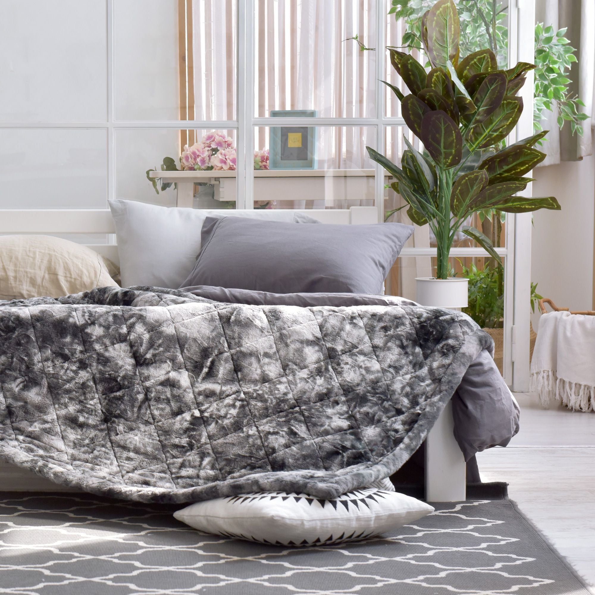 Soft Hug Me Faux Weighted Throw Blanket for Adults - Anxiety Relief & Stress Reduction - Perfect for Couch, Bed, and Relaxation