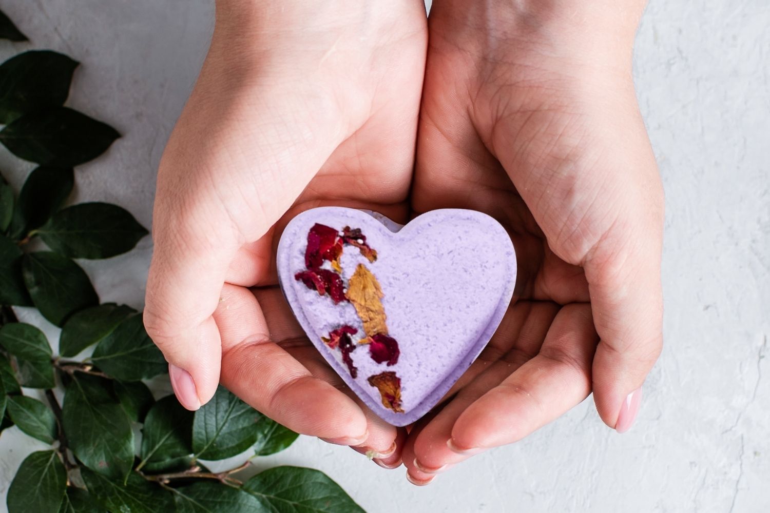 Lavender Bath Bombs Set of 5 - Heart Shaped Gift Box for Relaxation & Self Care | Perfect Mother's Day Gift for Spa, Aromatherapy & Stress Relief