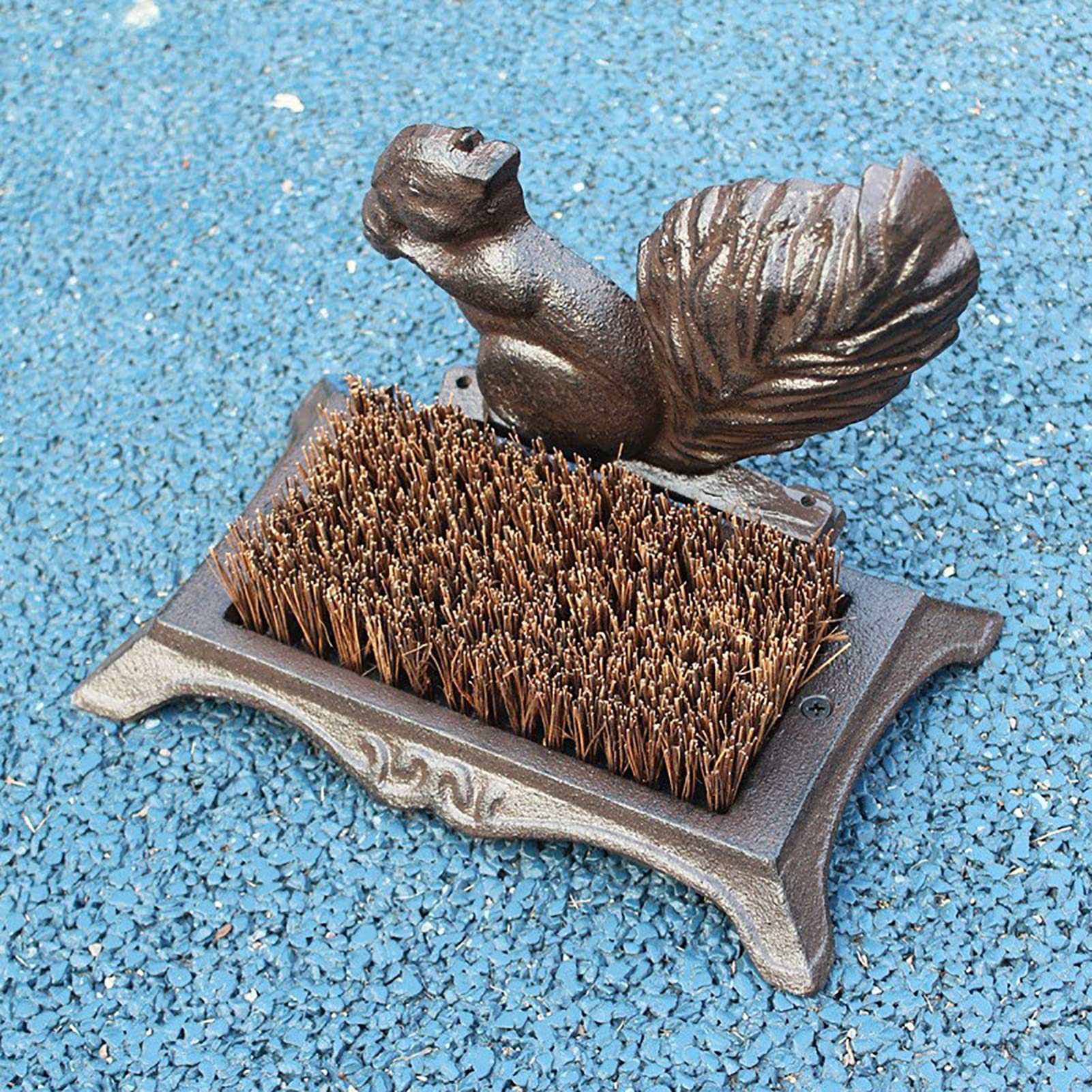YLLFF Cast Iron Shoe Brush with Squirrel Pattern - Brown Coir Bristle Boot Scraper for Outdoor Shoes - Durable Coconut Fiber Brush for Home, Garden & Patio Cleaning - Perfect for Muddy Boots, Hiking Gear and Outdoor Equipment Maintenance