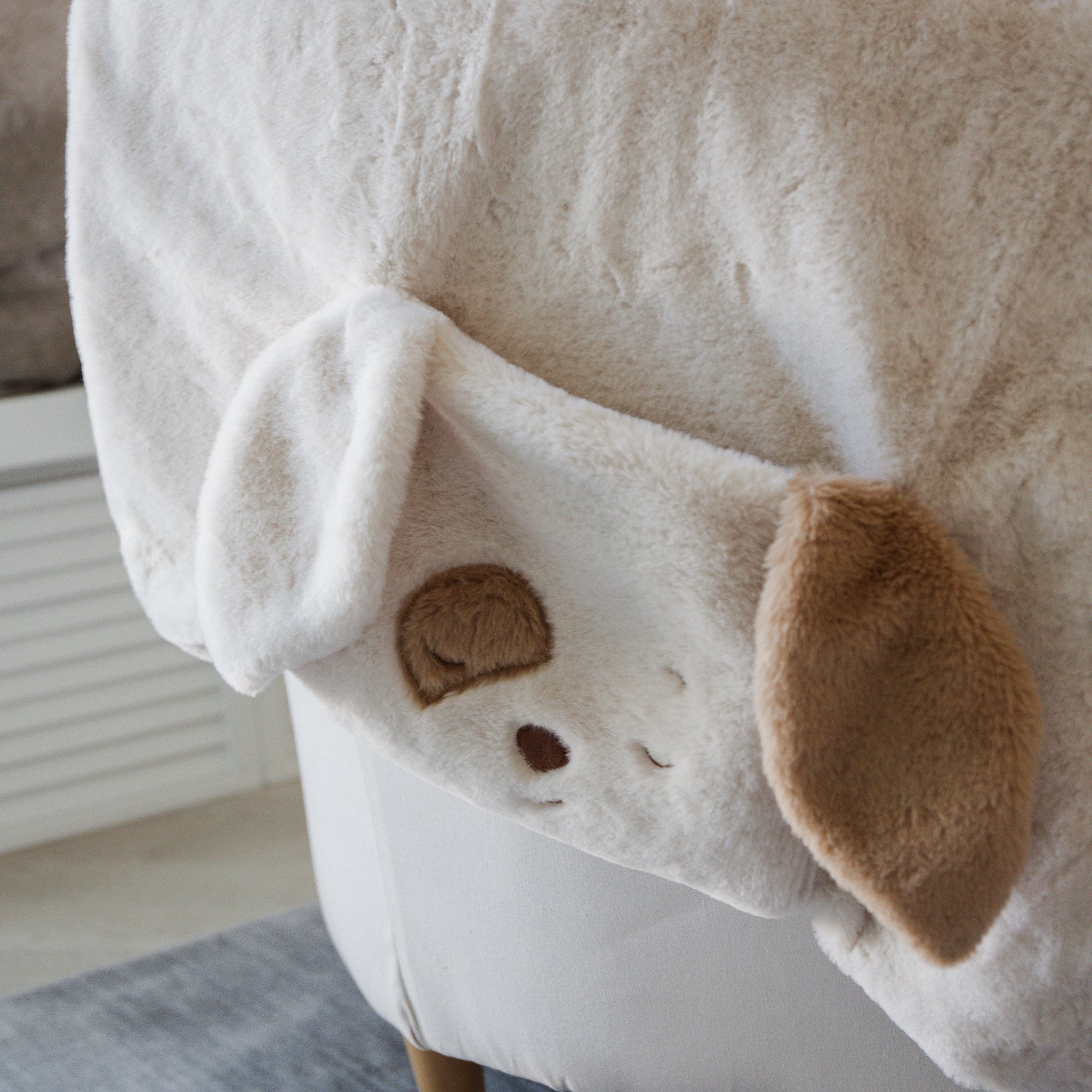 Skipit Tuck Me In Blanket - Ultra Soft Cozy Fleece Blanket for Adults & Kids - Perfect for Bed, Couch, and Travel Use