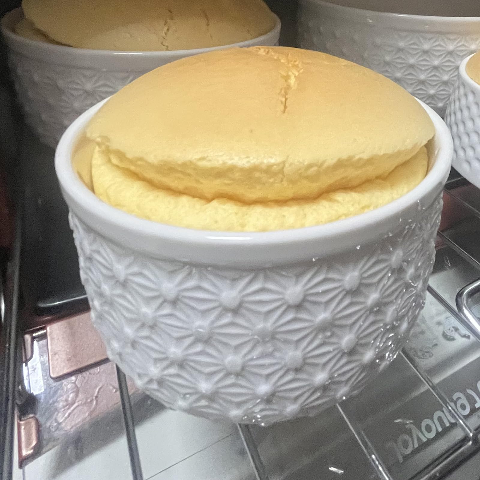 4-Piece 10 oz Oven-Safe Porcelain Ramekins with Lids - Large White Souffle & Creme Brulee Baking Dishes - Multi-Use Ramekin Bowls for Sauces, Desserts, and Meal Prep - Perfect for Baking, Serving, and Food Storage