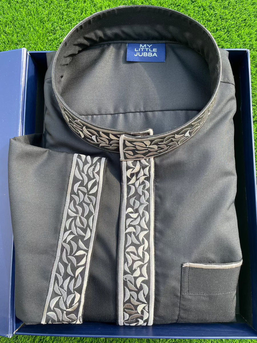Men's Black Saudi Thobe with Silver Embroidery - Traditional Arabic Islamic Robe for Eid, Wedding & Special Occasions