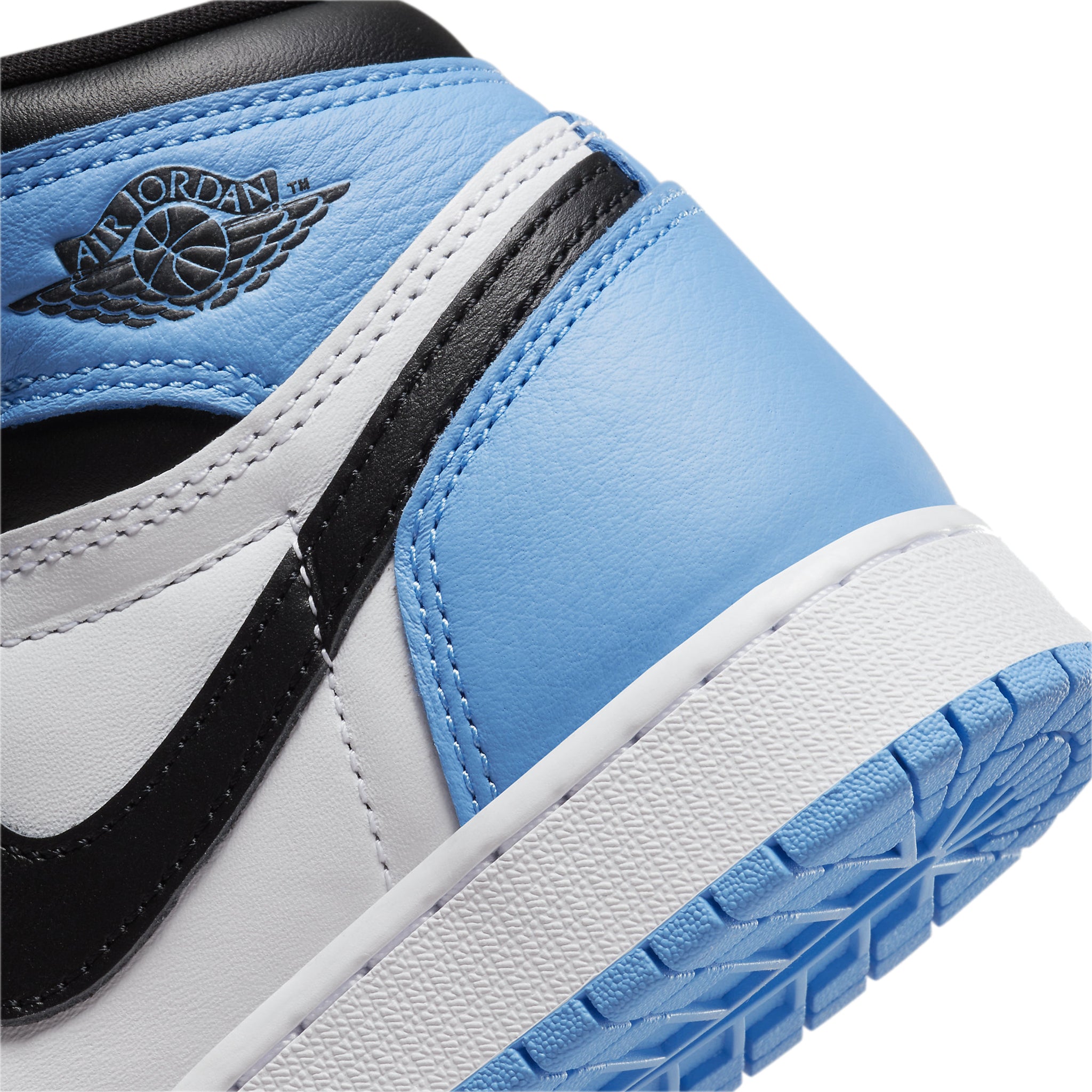 Air Jordan 1 Retro High OG UNC Toe (GS) - Classic Basketball Shoes for Women & Girls - Perfect for Streetwear, Sneaker Collection & Casual Outfits