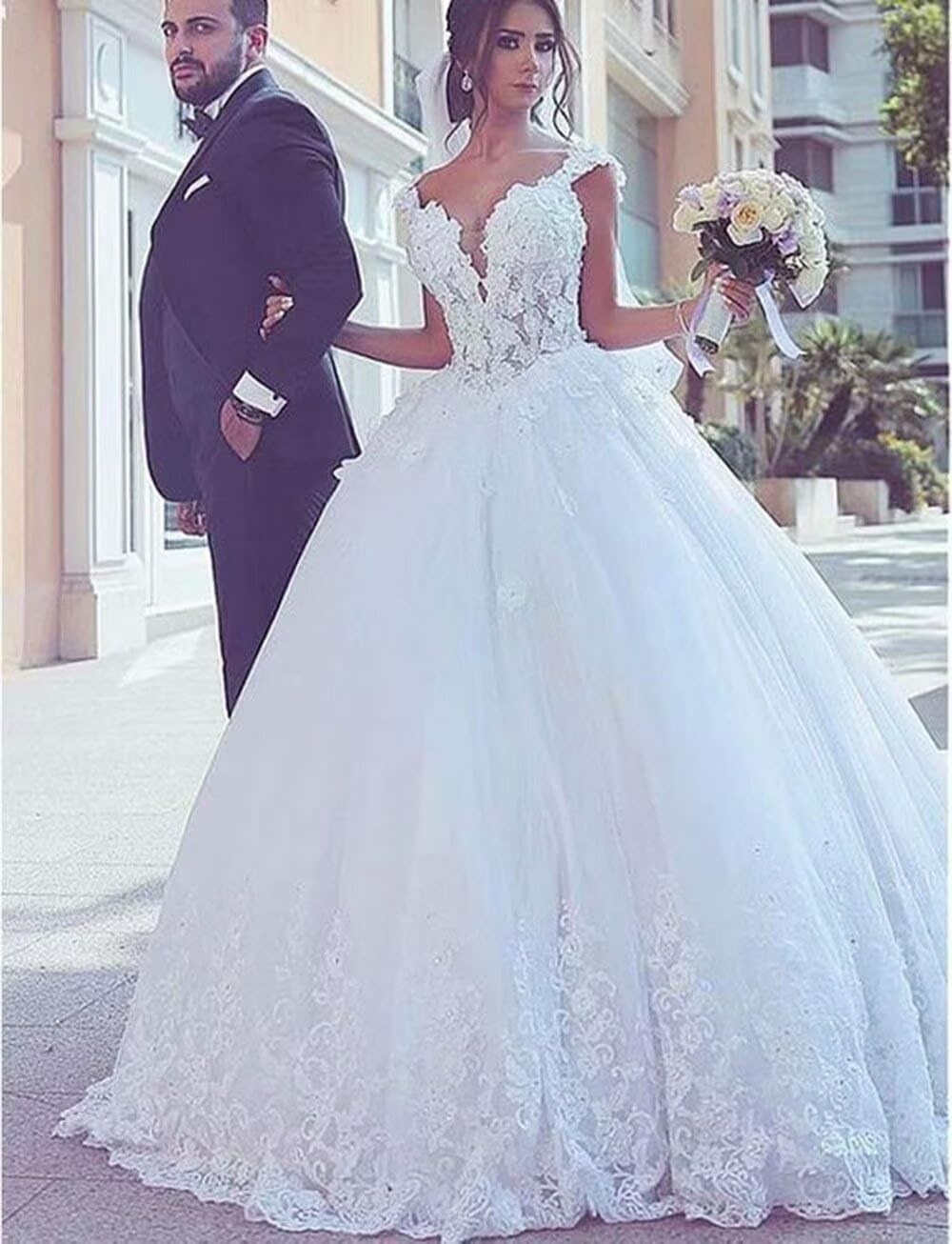 2023 Plus Size Beach Wedding Dresses for Women - Elegant V-Neck Bridal Gowns for Beach Weddings & Destination Ceremonies