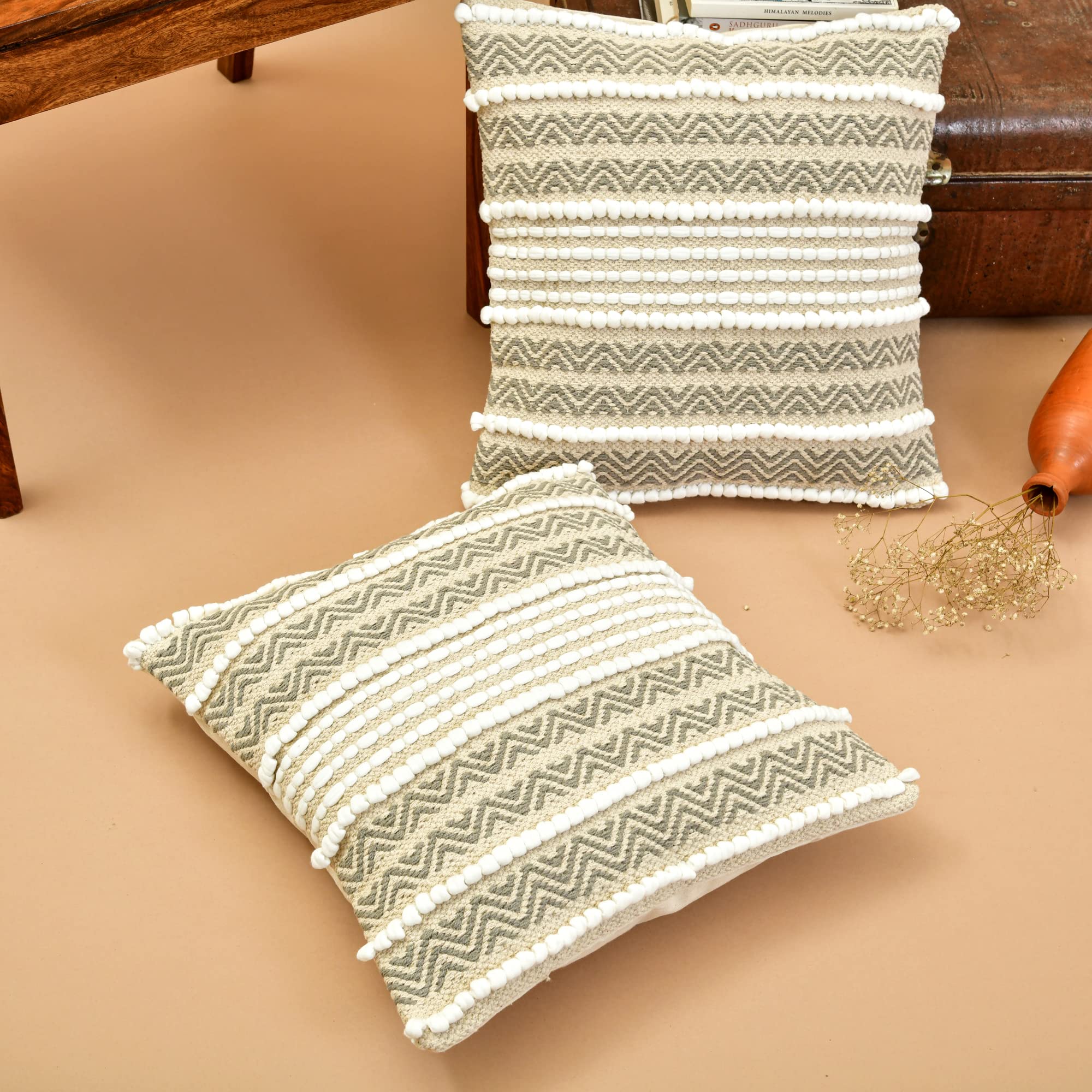 Premium HOMEMONDE 18x18 Inch Chunky Knit Pillow Covers with Zipper - Pack of 2 Square Tufted Farmhouse Decor Cushion Covers for Sofa, Couch, Bed & Living Room - Light Gray Home Accent - Perfect for Cozy Farmhouse Style & Modern Interior Design