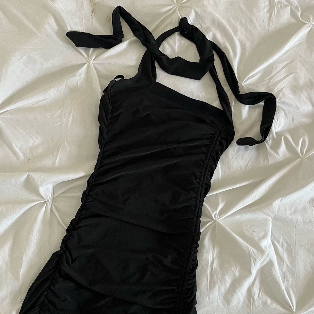 Elegant Black Halter Mermaid Prom Dress for Evening Parties - J3600 | Perfect for Homecoming, Formal Dances & Special Occasions